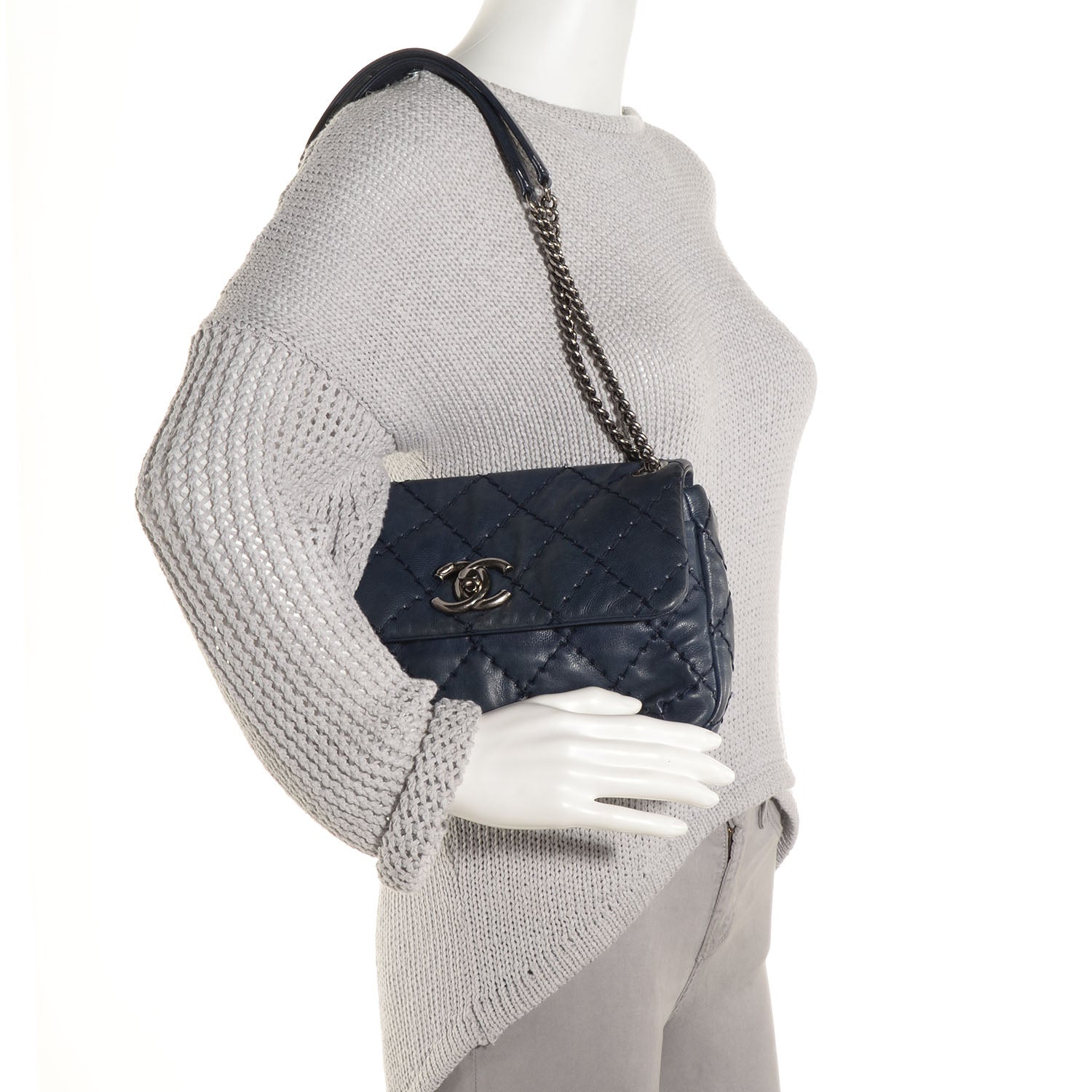 Chanel Calfskin Ultimate Stitch Flap Navy 2 of 8