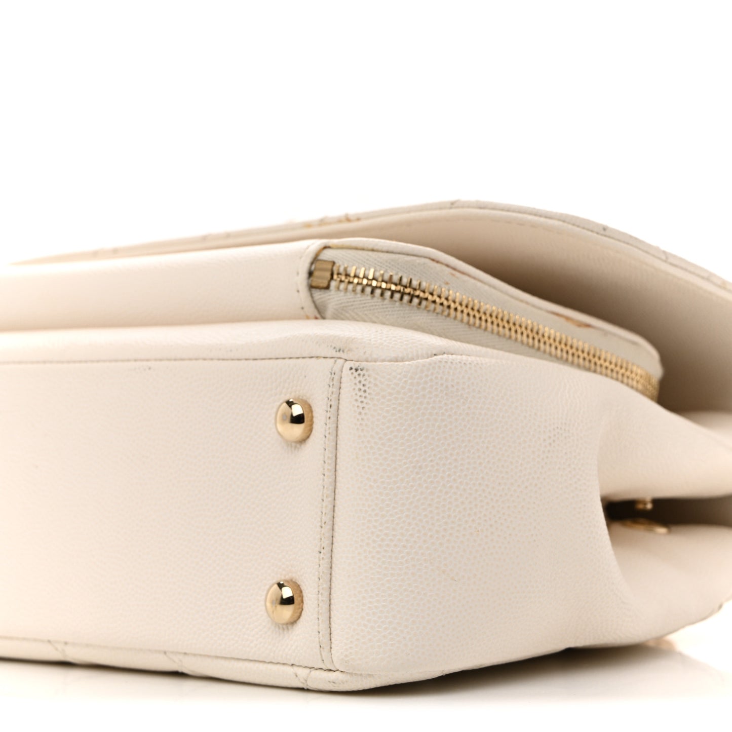 Caviar Quilted Medium Business Affinity Flap White