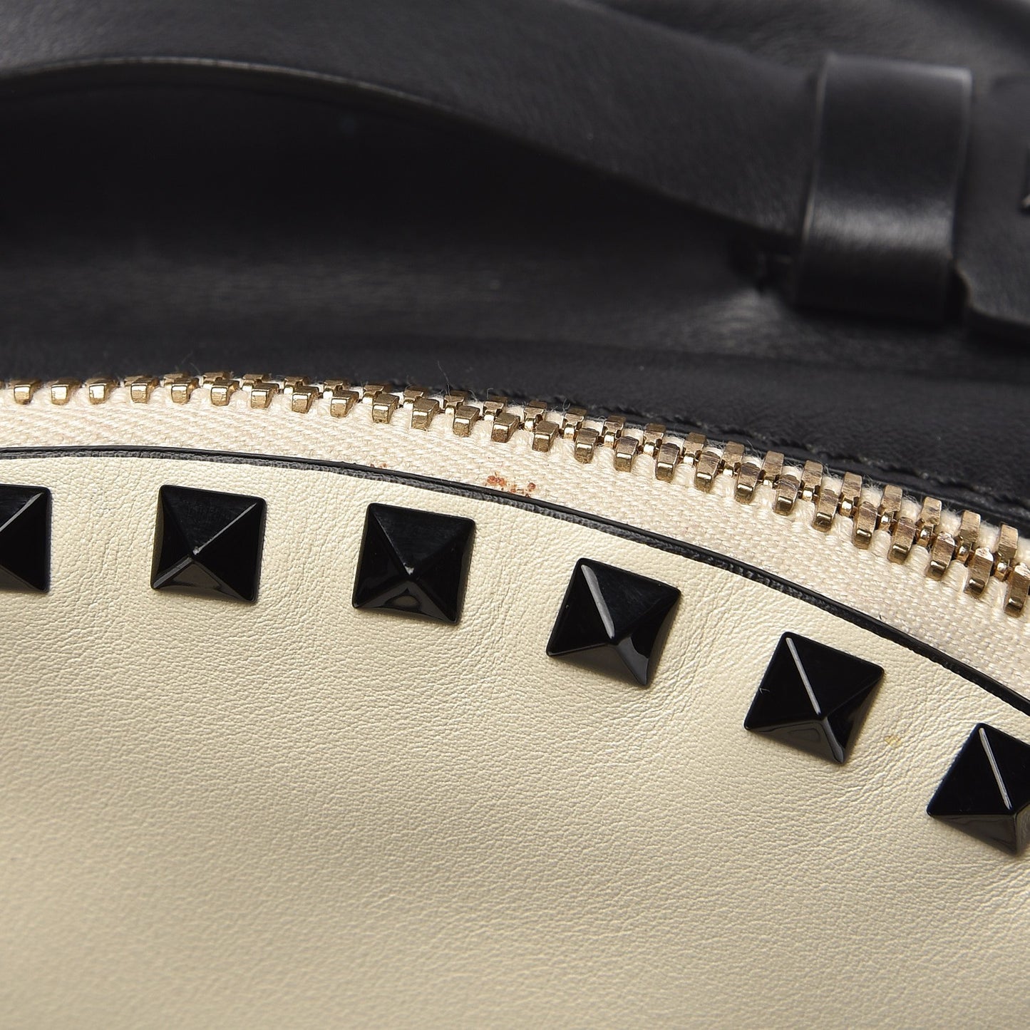 Vitello Medium Rockstud Backpack Ivory Black