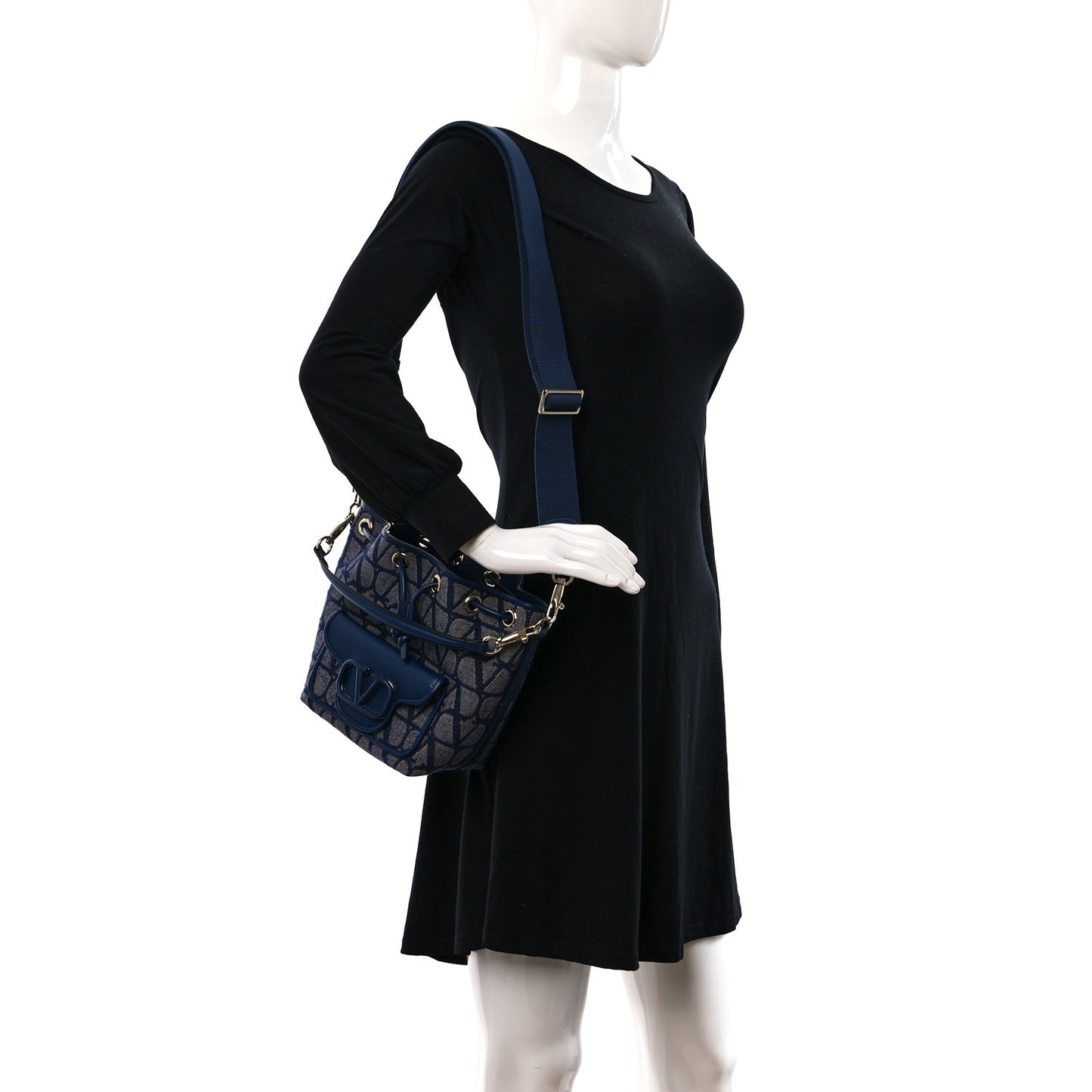 Toile Iconographe Nappa Vlogo Small Loco Drawstring Bucket Bag Melange Denim Worker