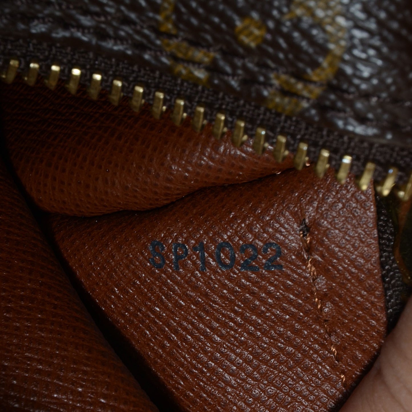 Monogram Papillon 26
