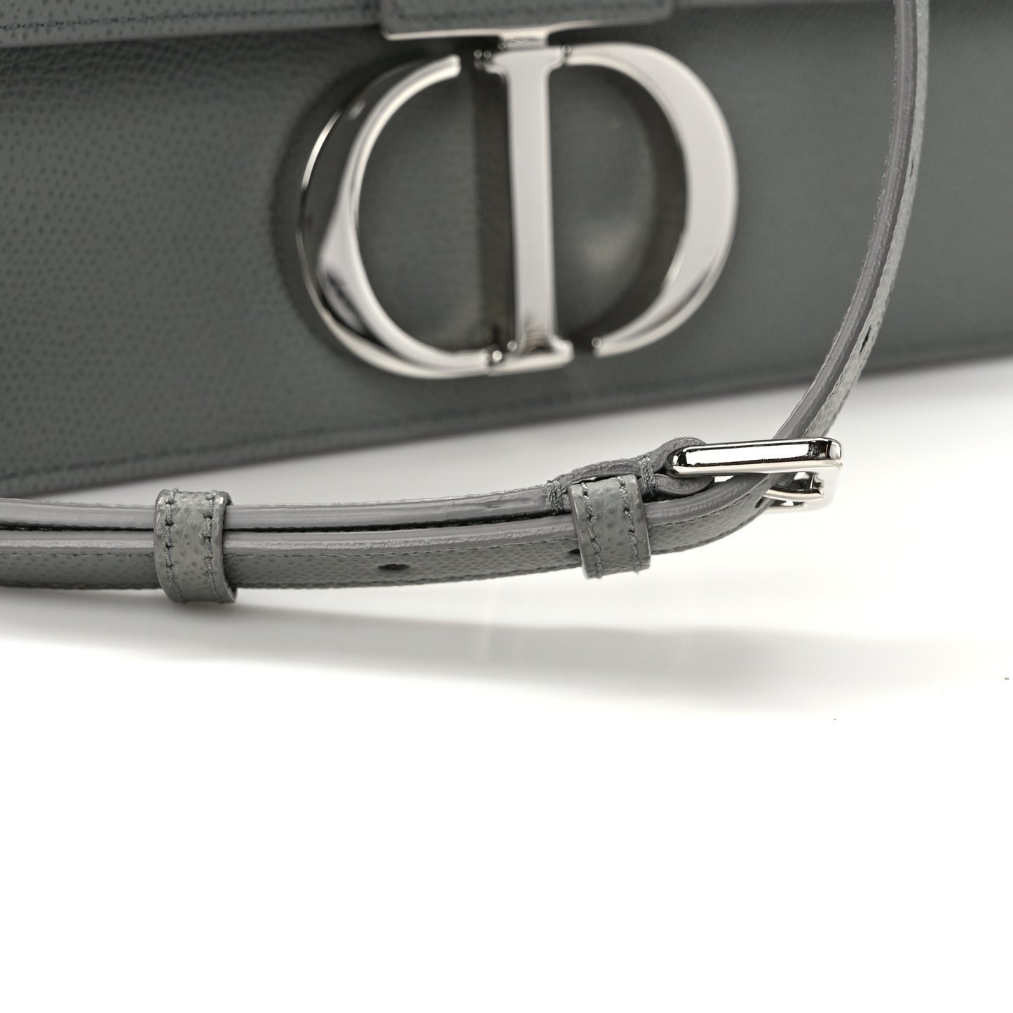 Grained Calfskin 30 Montaigne Chain Flap Bag Grey