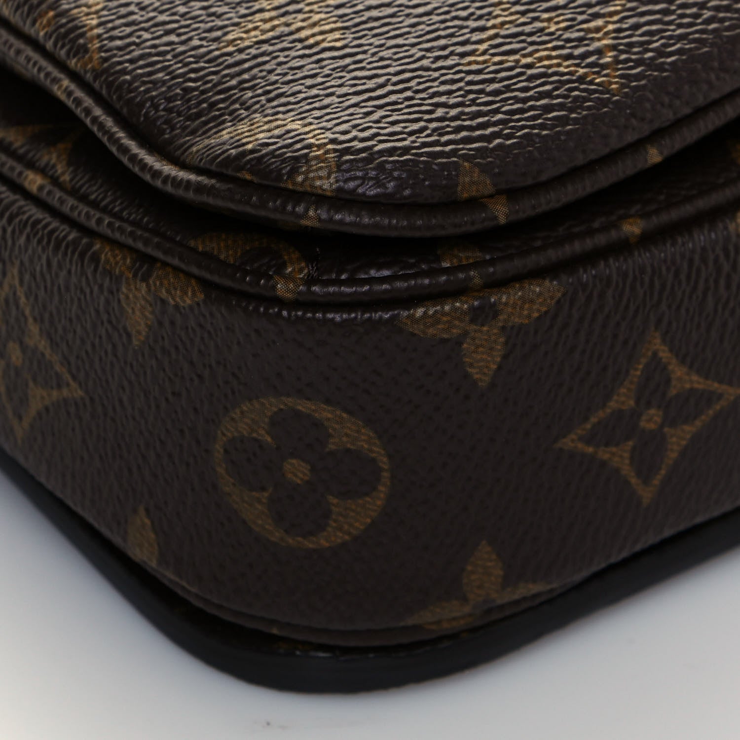Louis Vuitton Monogram Pochette Metis 9 of 13