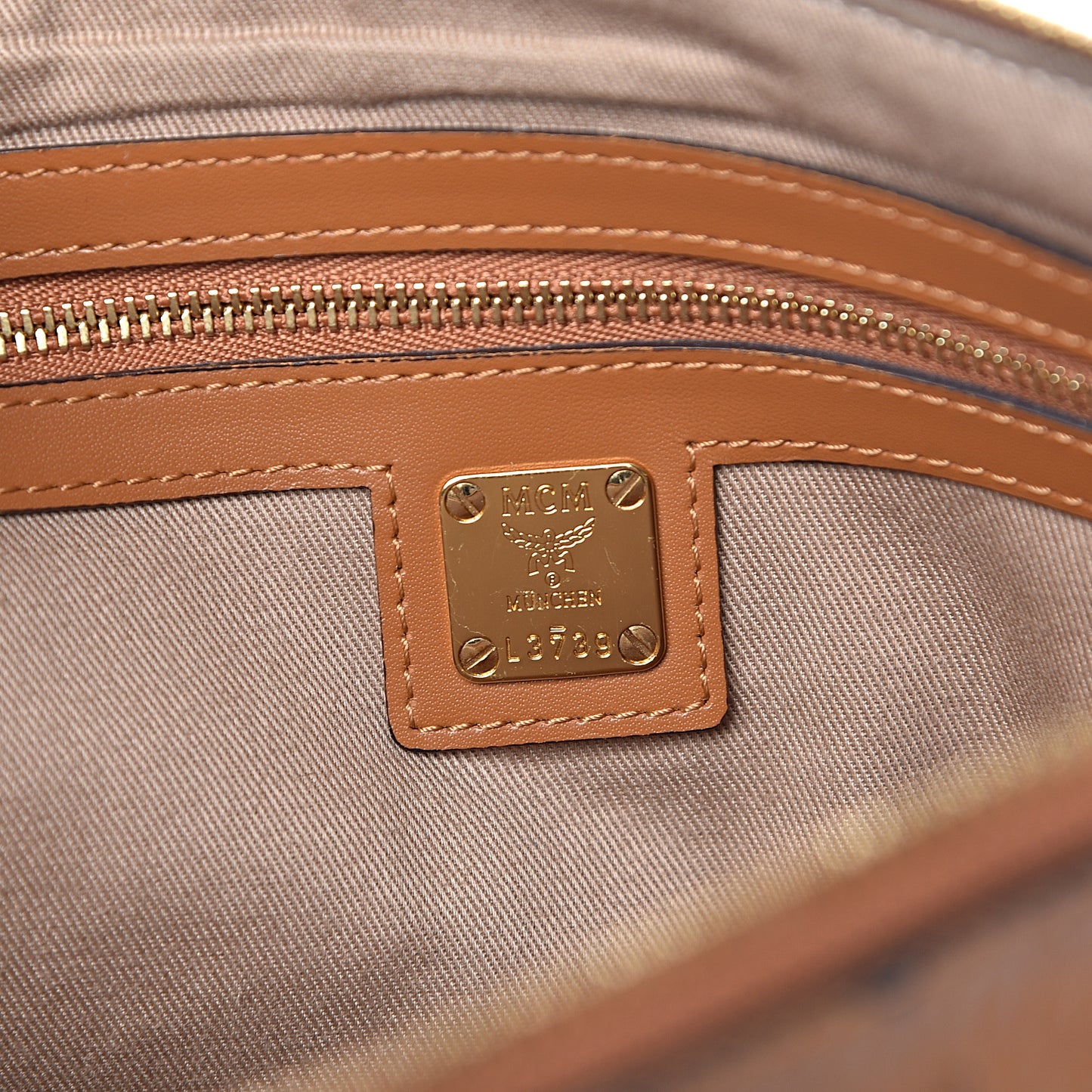 Visetos Rabbit Crossbody Pouch Cognac