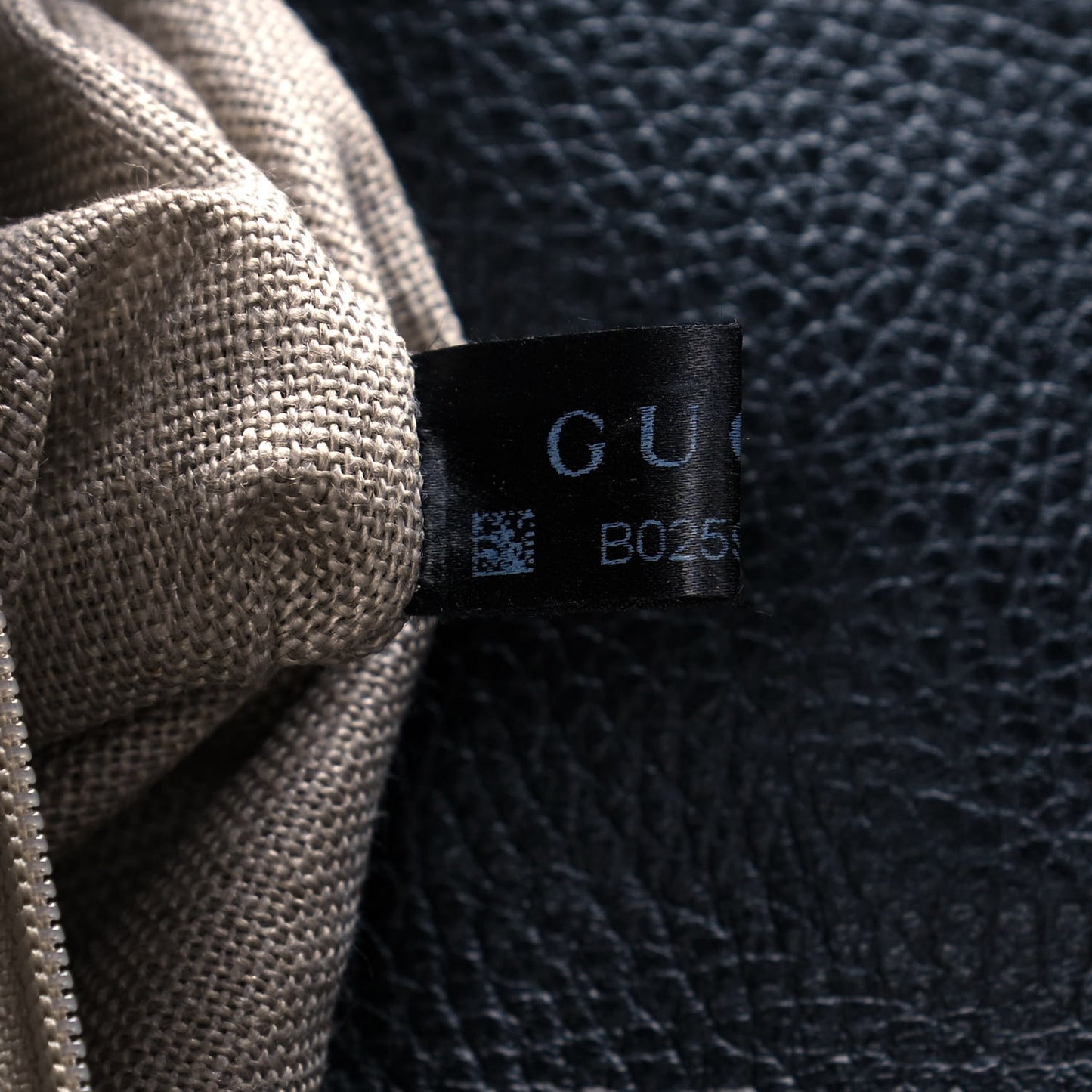 Dollar Calfskin Interlocking G Shoulder Bag Black