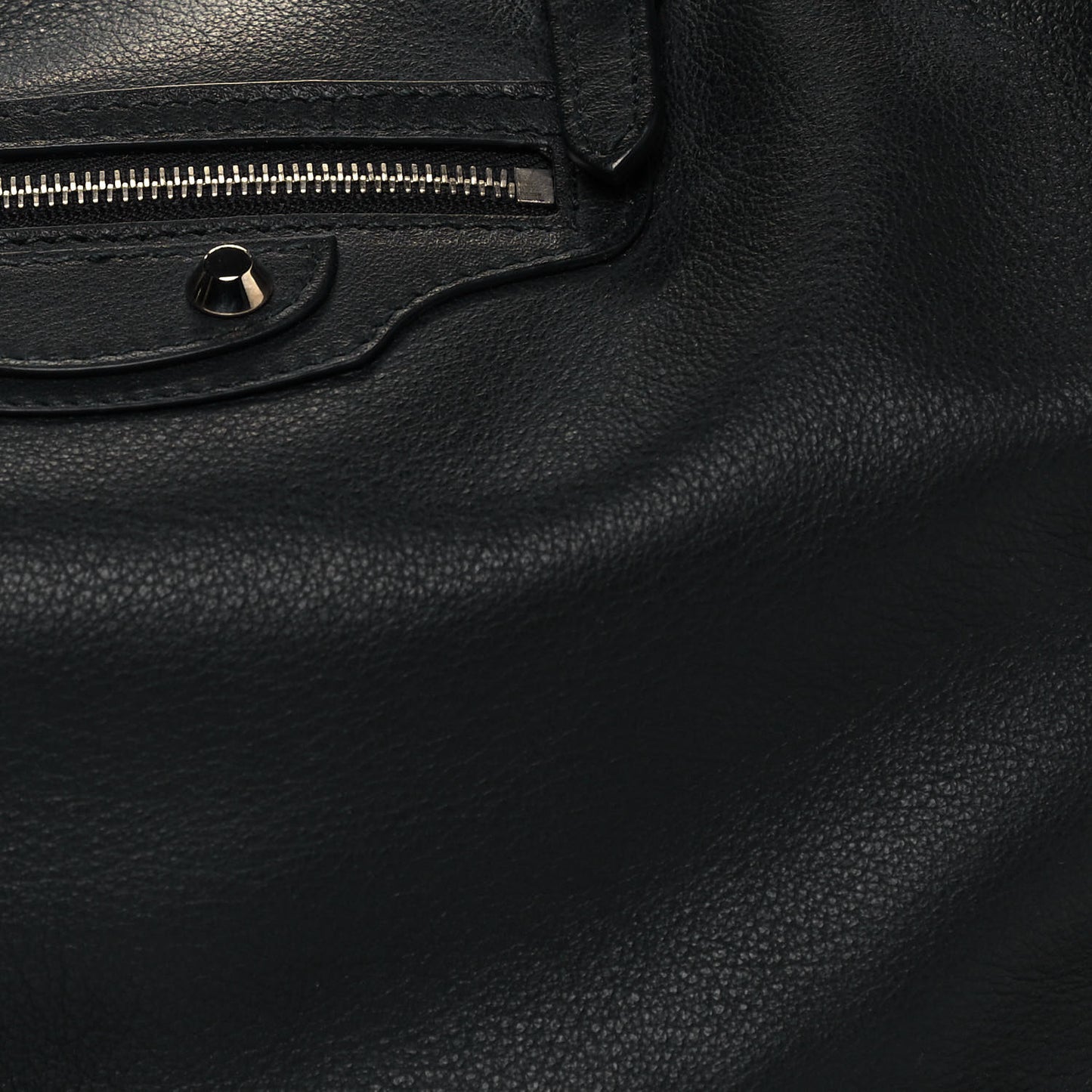 Veau Papier B4 Zip Around Tote Black