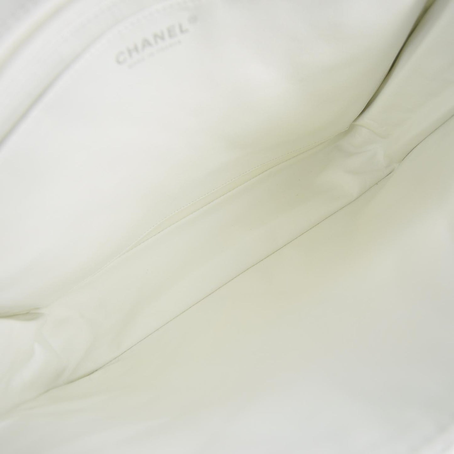 Washed Caviar Maxi Flap White