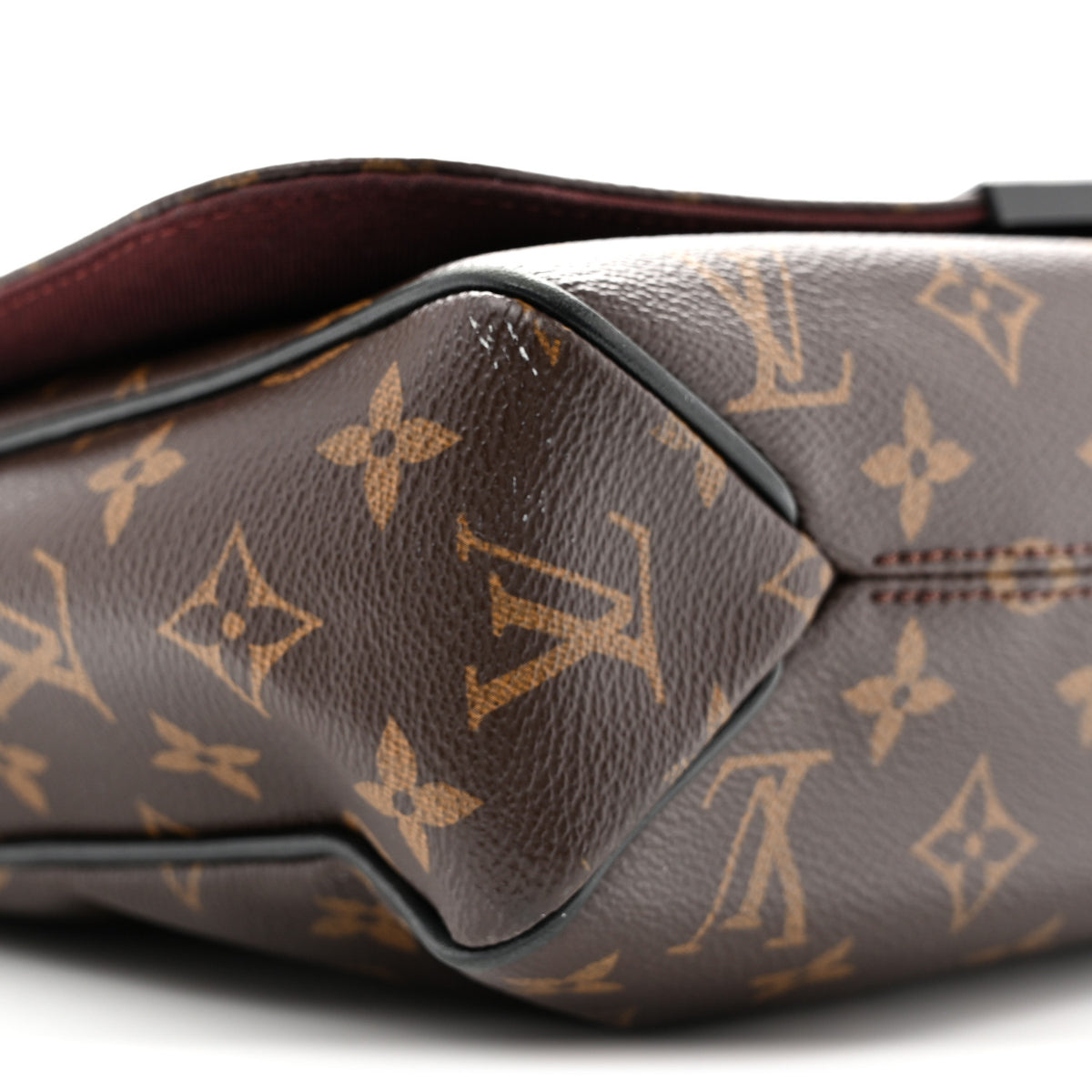 Monogram Macassar District MM