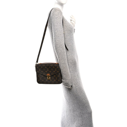 Louis Vuitton Monogram Pochette Metis 2 of 11