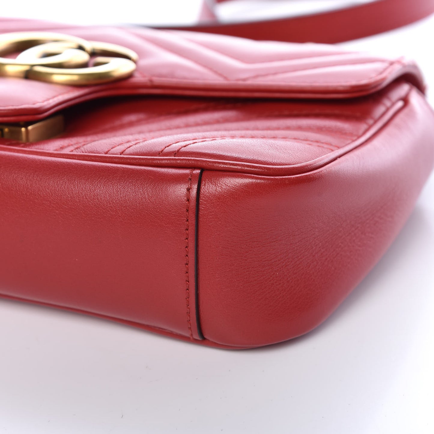 Calfskin Matelasse Mini GG Marmont Shoulder Bag Hibiscus Red