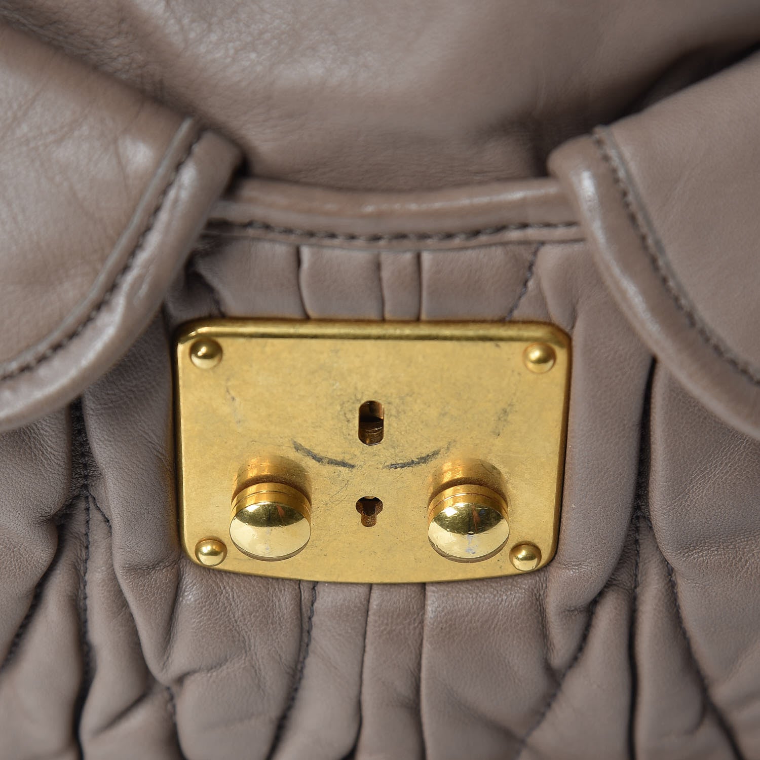 Miu Miu Nappa Matelasse Coffer Hobo Juta 14 of 17