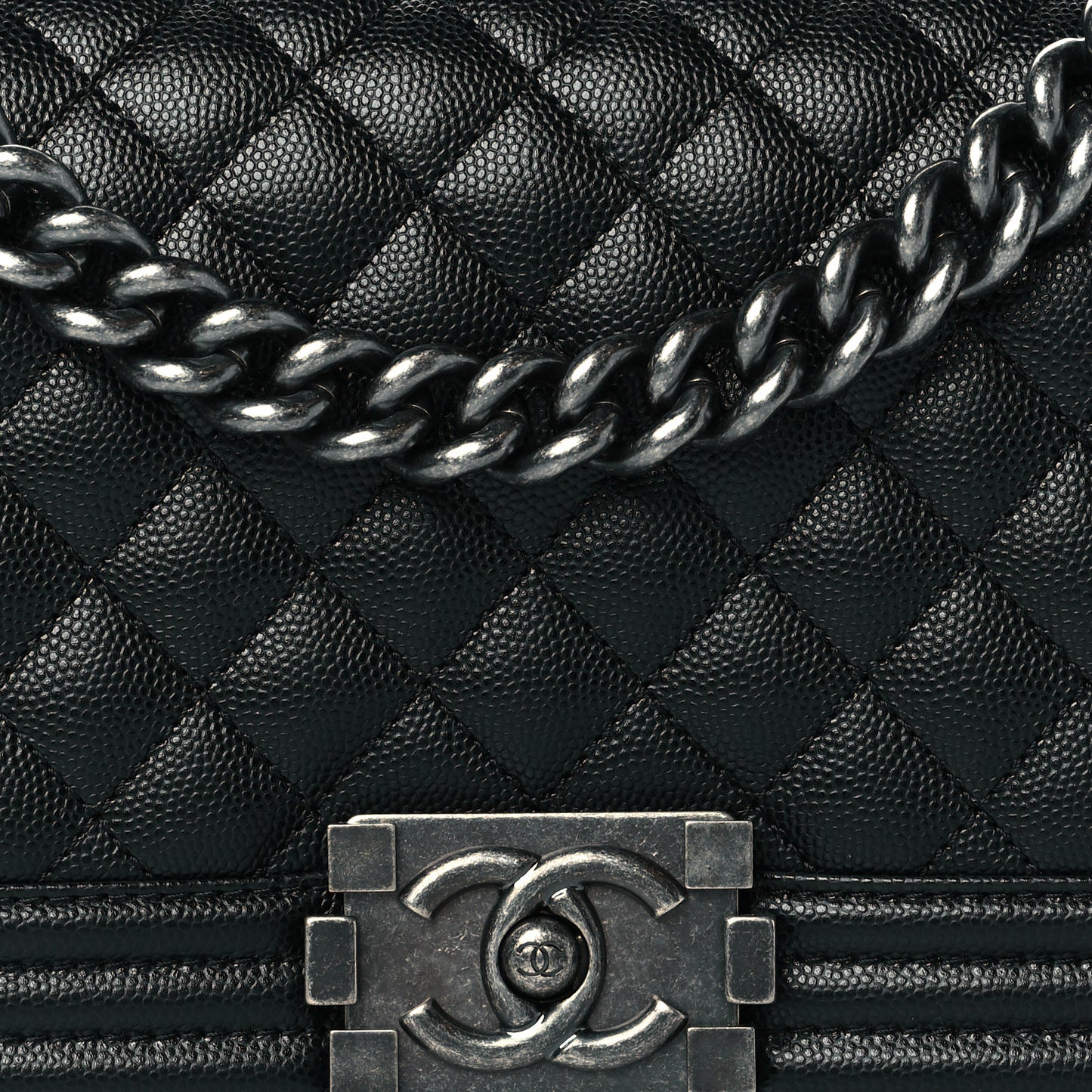 Caviar Quilted Medium Boy Flap Black