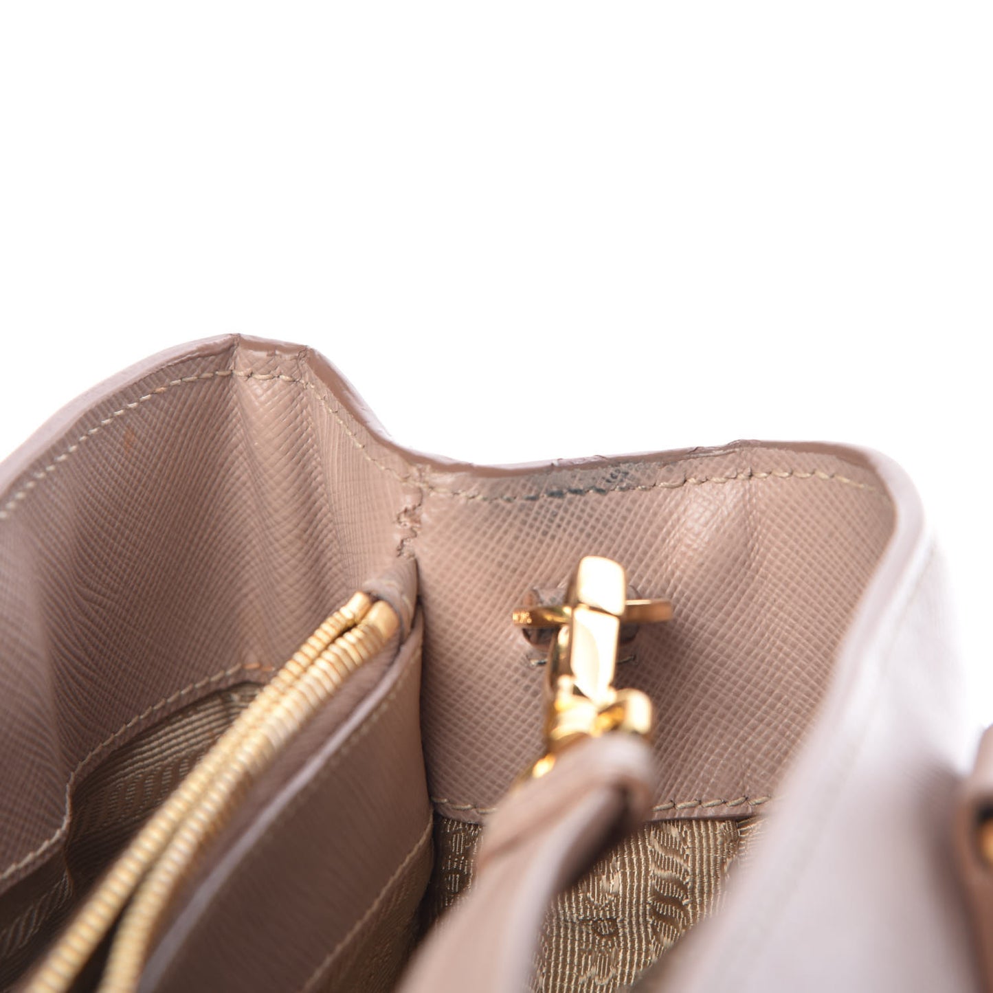 Saffiano Lux Medium Tote Cammeo