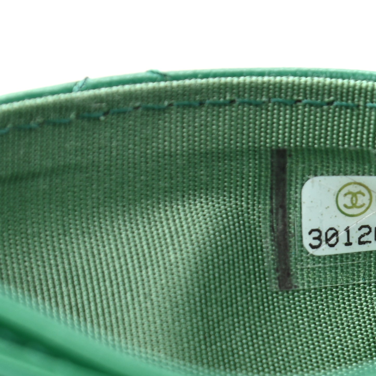 Lambskin Quilted Chanel 19 Card Holder Green