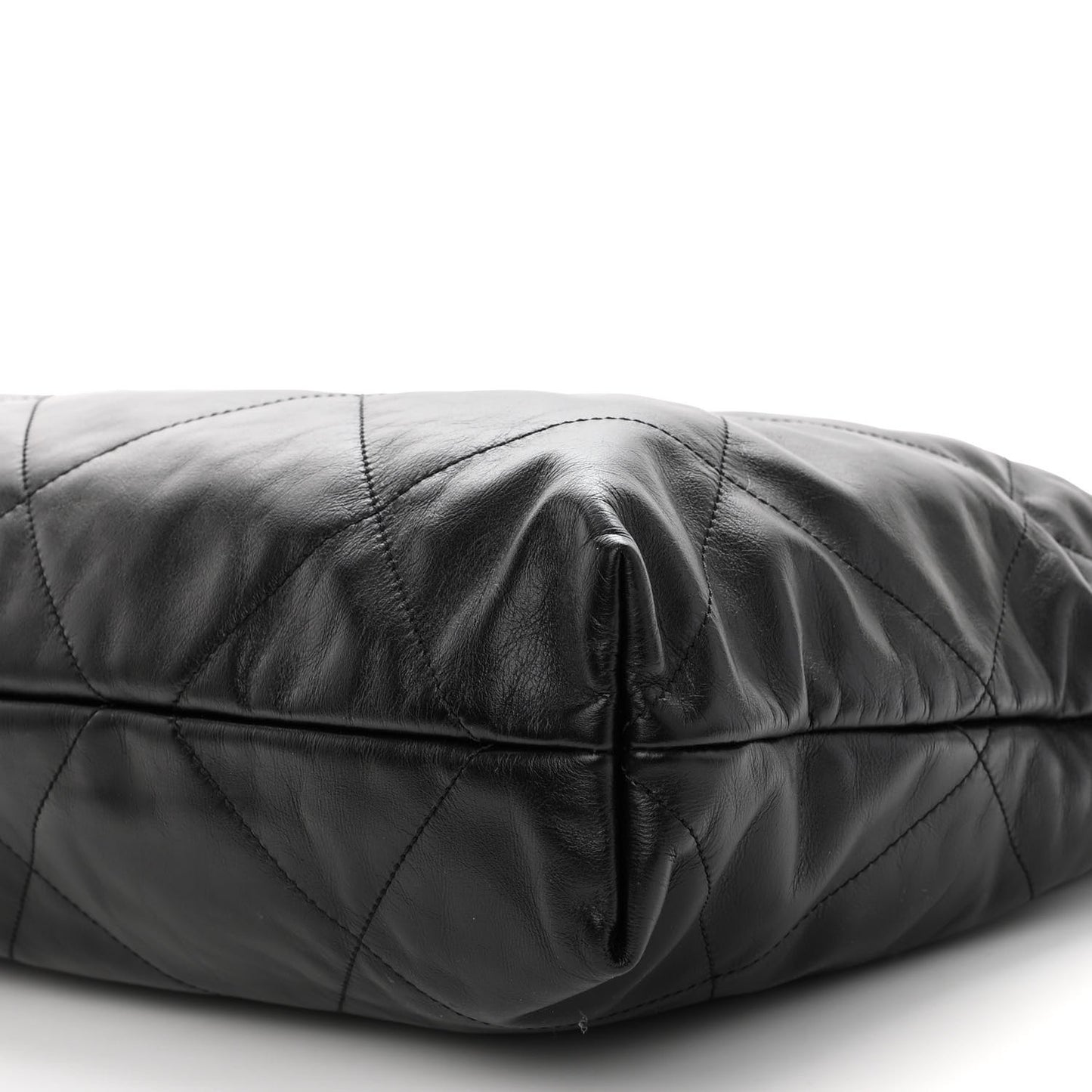 Shiny Calfskin Quilted Chanel 22 Black
