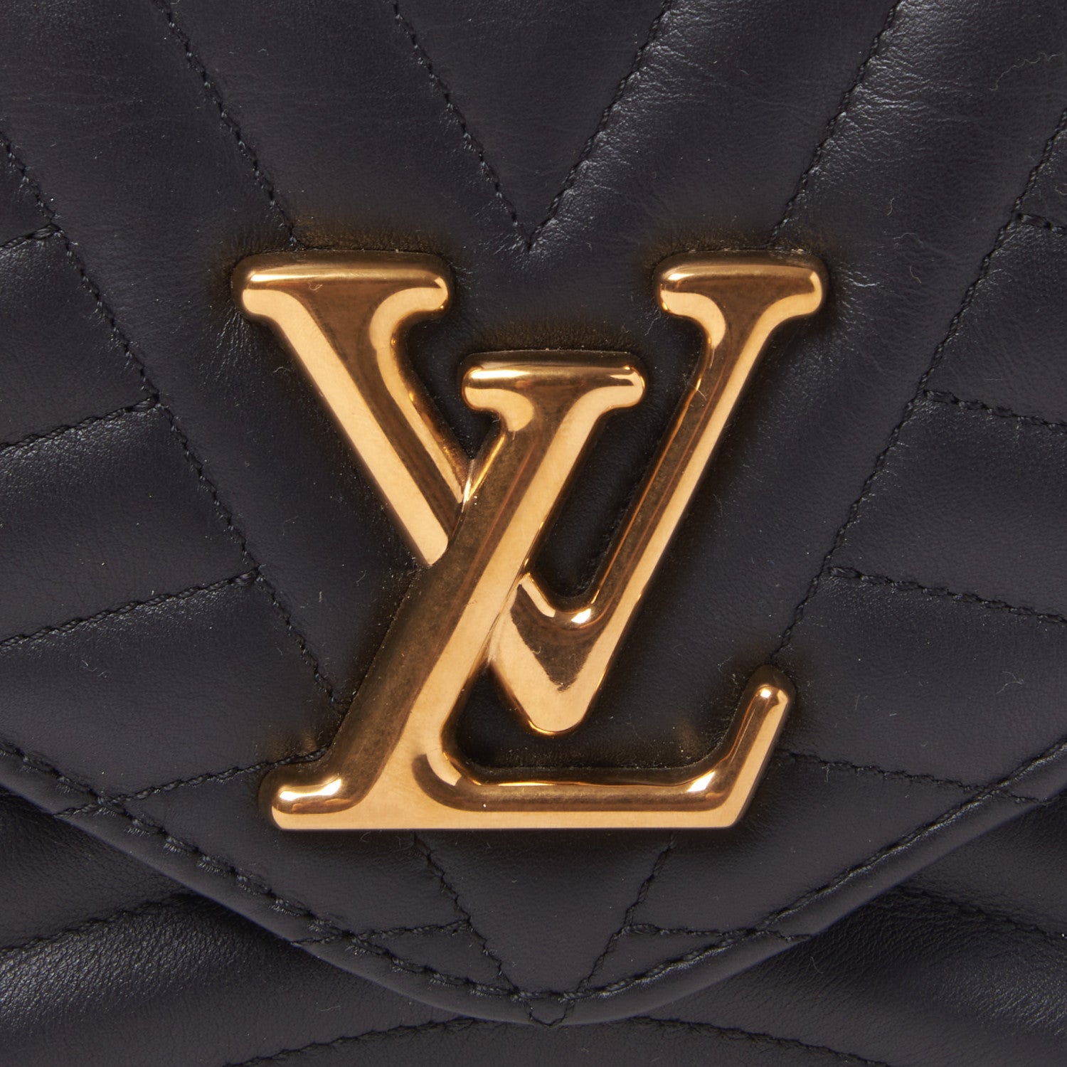 Louis Vuitton Calfskin New Wave Chain MM Black 7 of 8