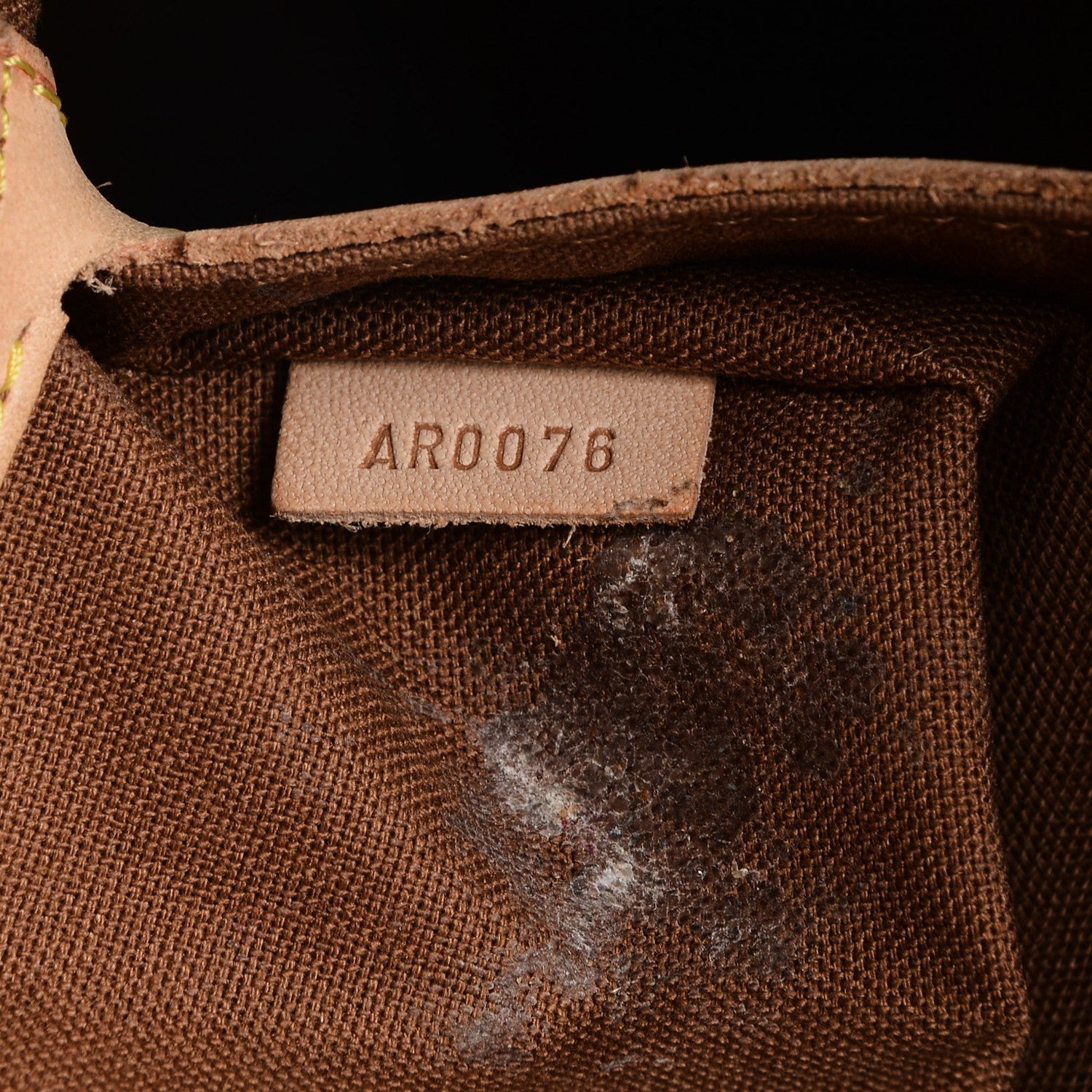 Louis Vuitton Monogram Cabas Mezzo 10 of 13
