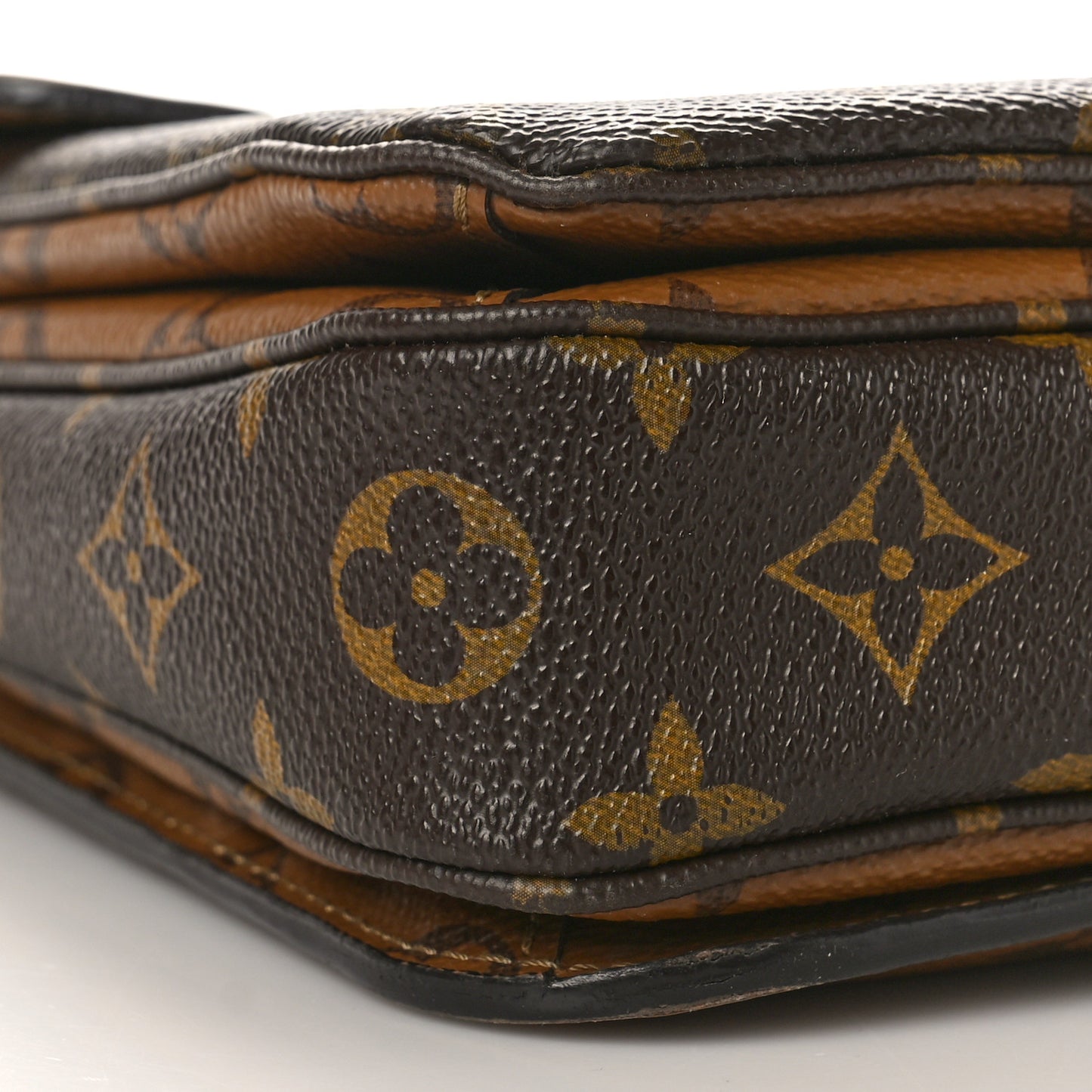 Reverse Monogram Pochette Metis