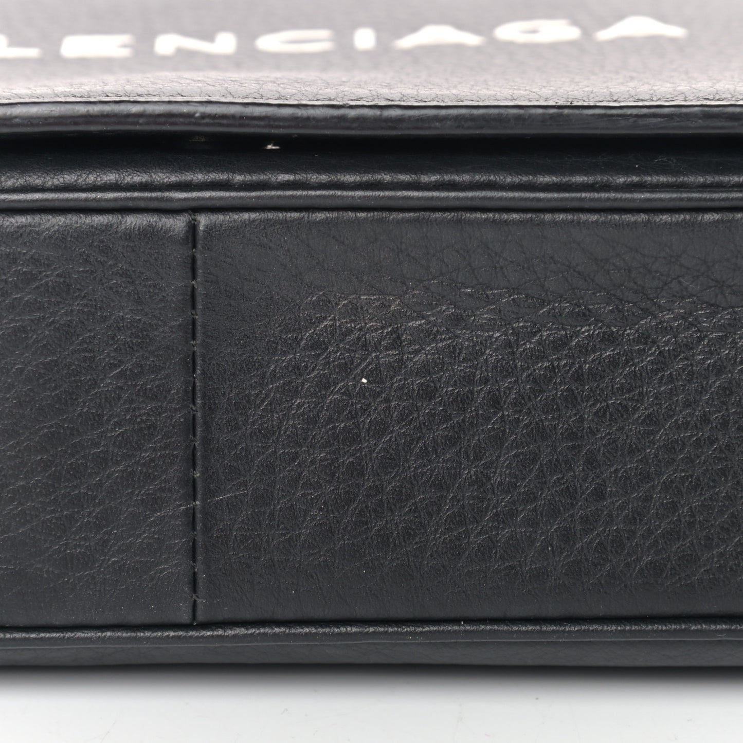 Pebbled Calfskin Everyday Chain Wallet Black