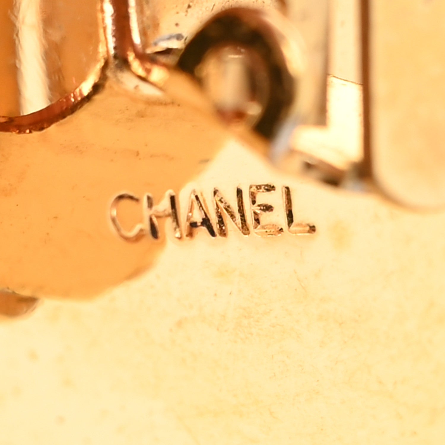 Chanel Enamel Shamrock Clip On Earrings Green Gold 3 of 3