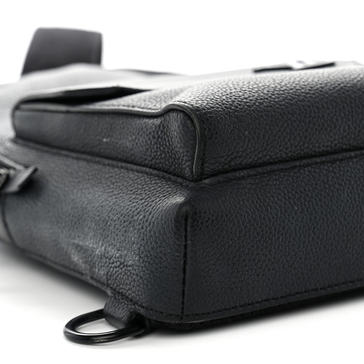 Louis Vuitton Grained Cowhide Aerogram Pilot Slingbag Black 8 of 12