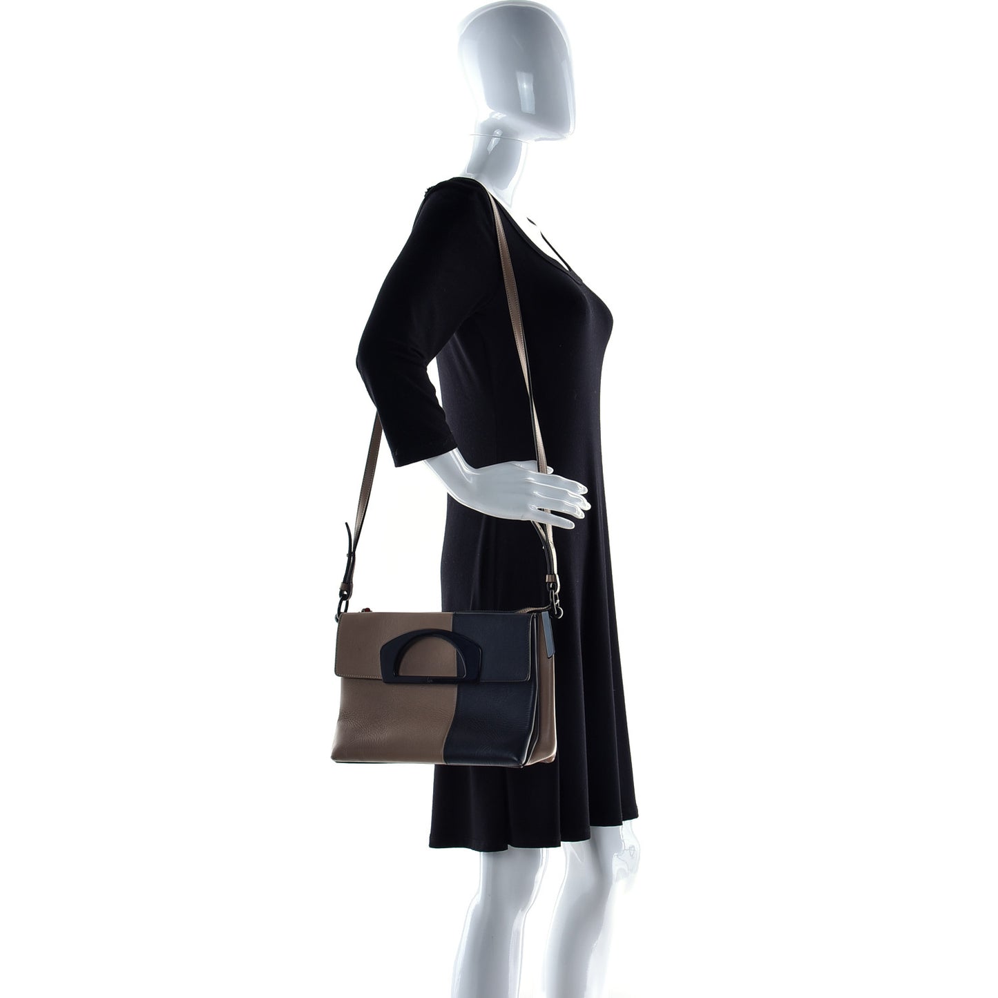 Grained Calfskin Passage Messenger Black Beige
