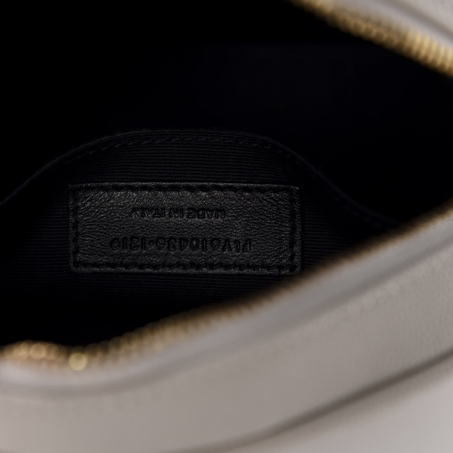 Saint Laurent Grain De Poudre Matelasse Chevron Quilted Round Vinyle Camera Bag Crema Soft 9 of 10