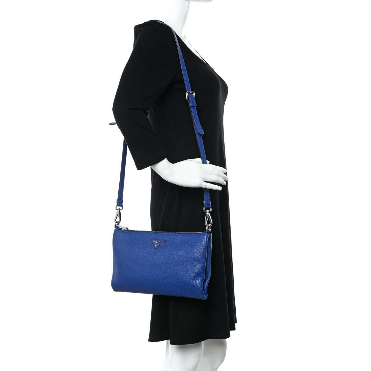 Vitello Daino Zippered Shoulder Bag Royal