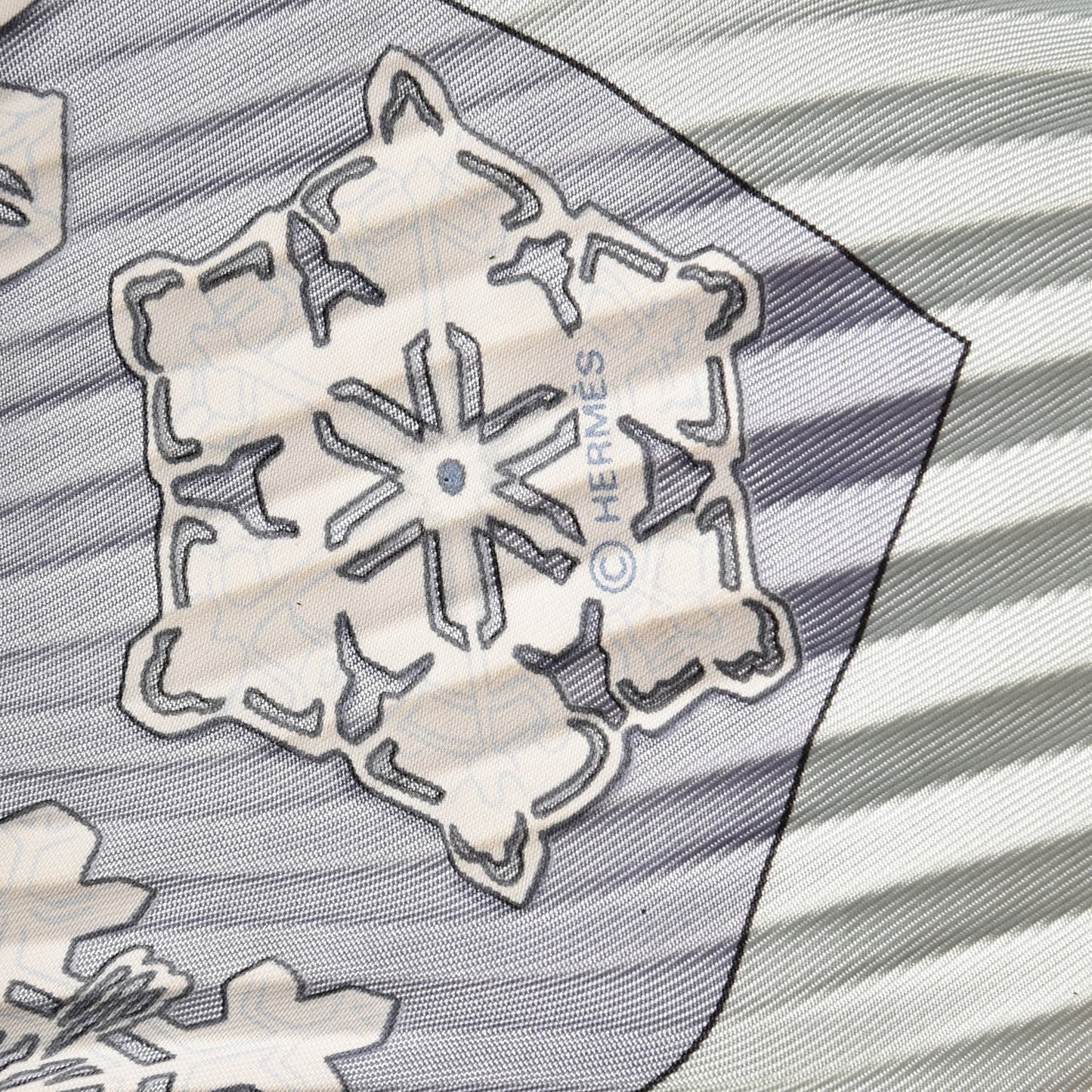 Silk Plisse Feux De L’Hiver Scarf 90