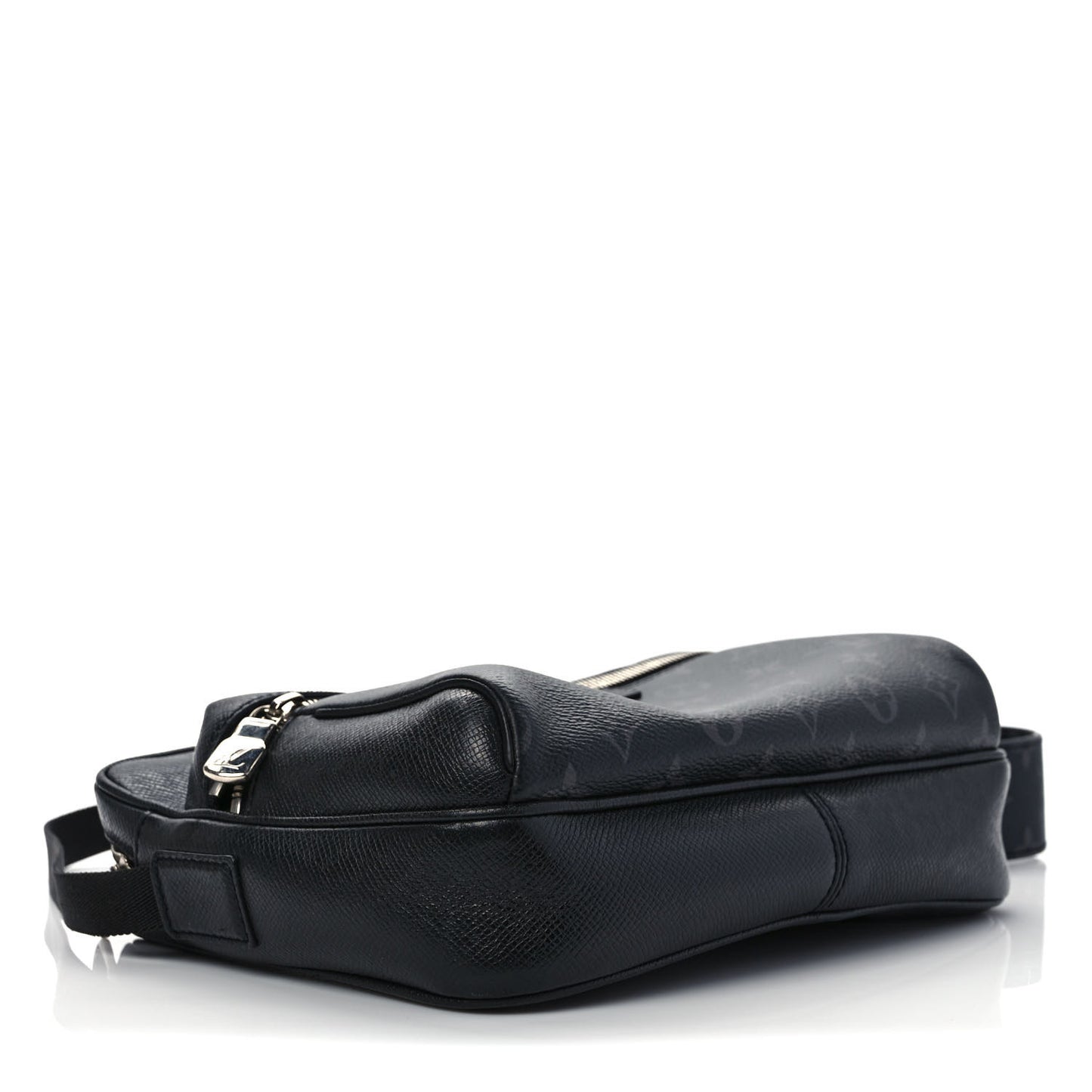 Taiga Monogram Eclipse Outdoor Messenger Black