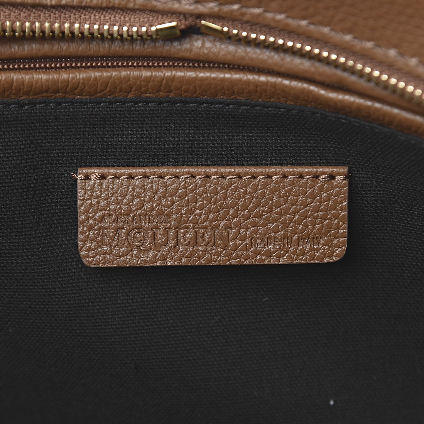 Pebbled Calfskin Large Skull Padlock Zip Around Tote Cuoio