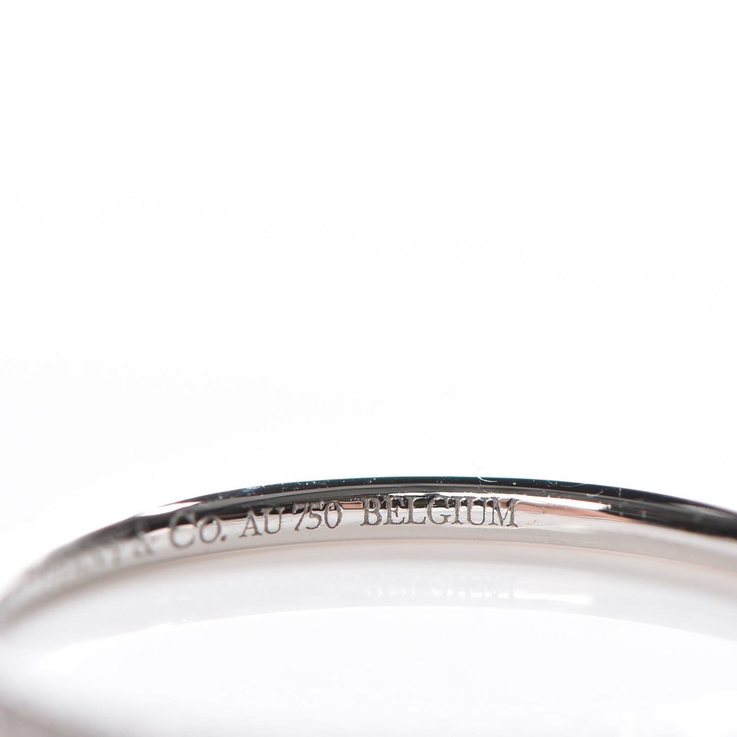 18K White Gold Diamond Metro Ring 7.5