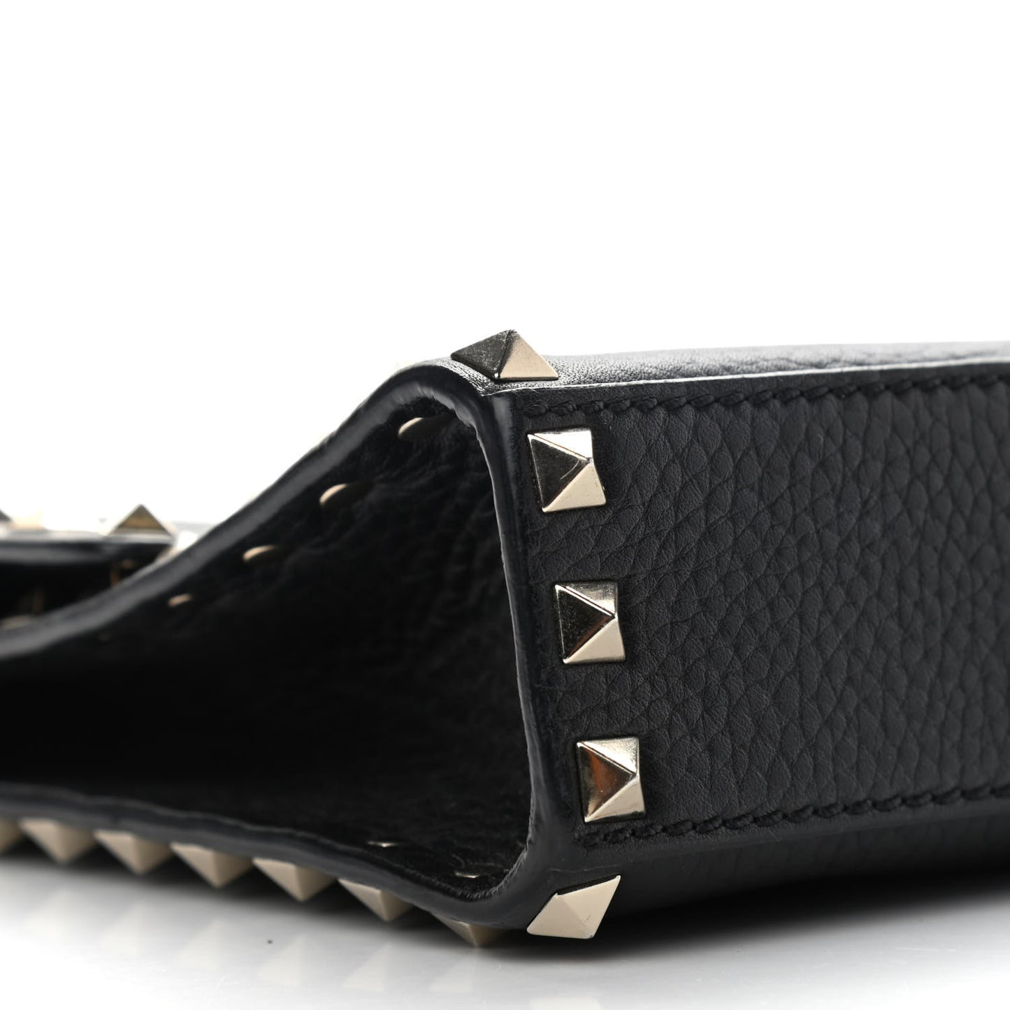 Pebbled Calfskin Medium Rockstud Flip Lock Crossbody Bag Black