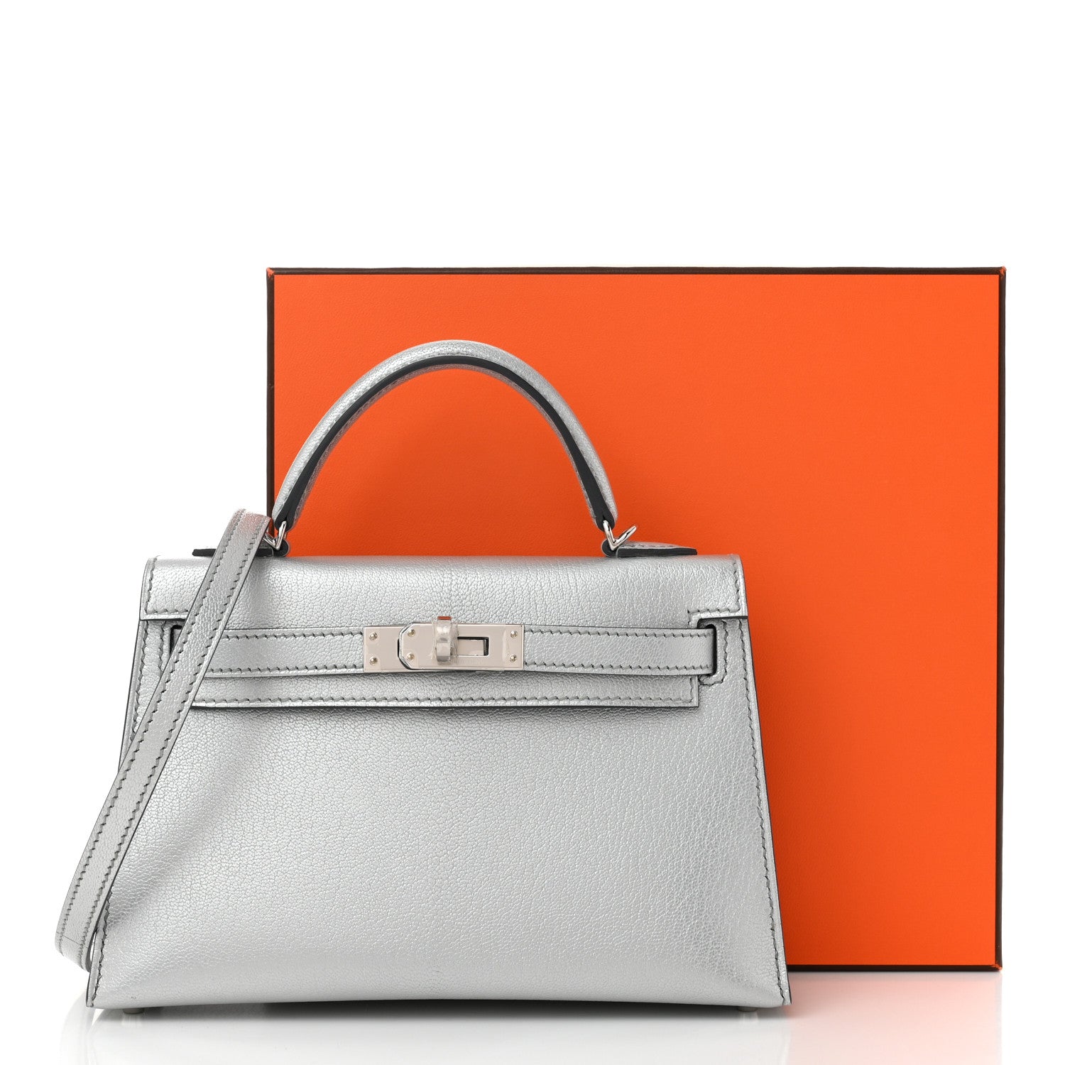 HERMES シルバー レザー ケース Hermes Metallic Chevre Chamkilight Mini Kelly Sellier 20 Argent