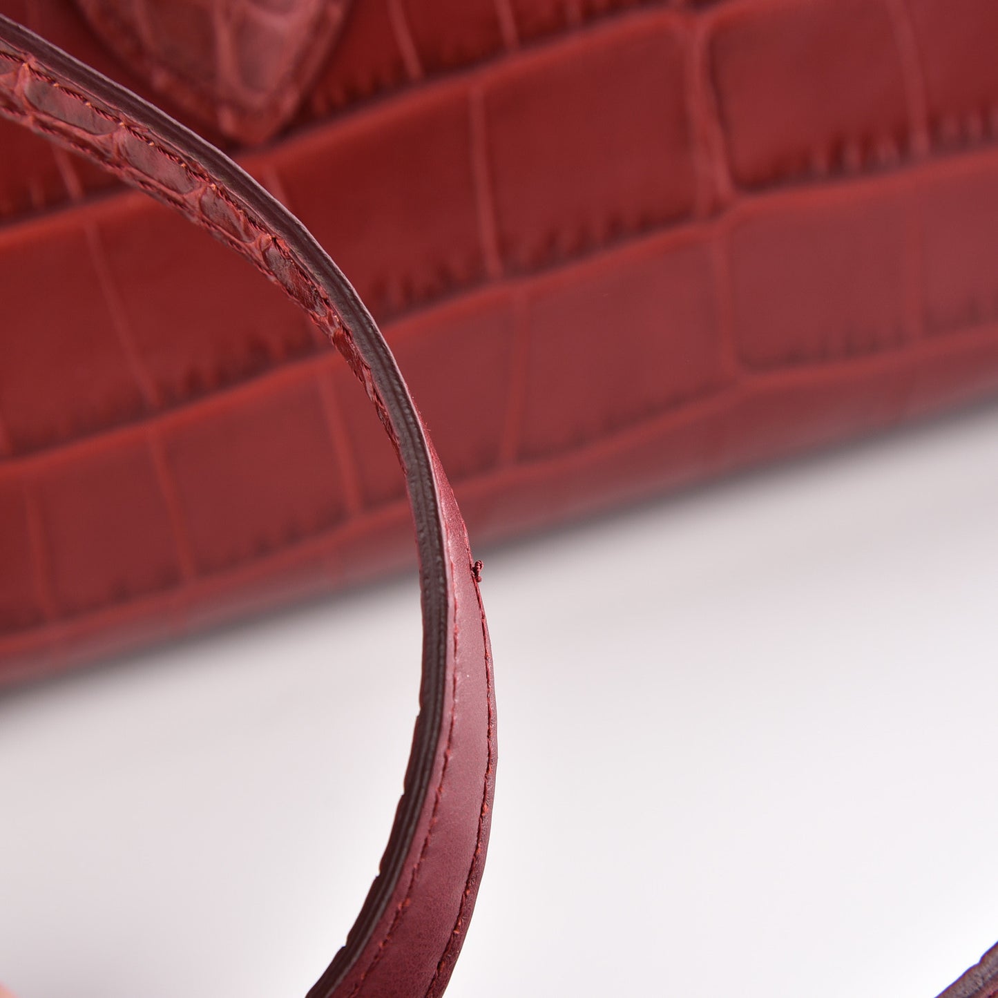 Calfskin Crocodile Embossed Heroine 30 Red