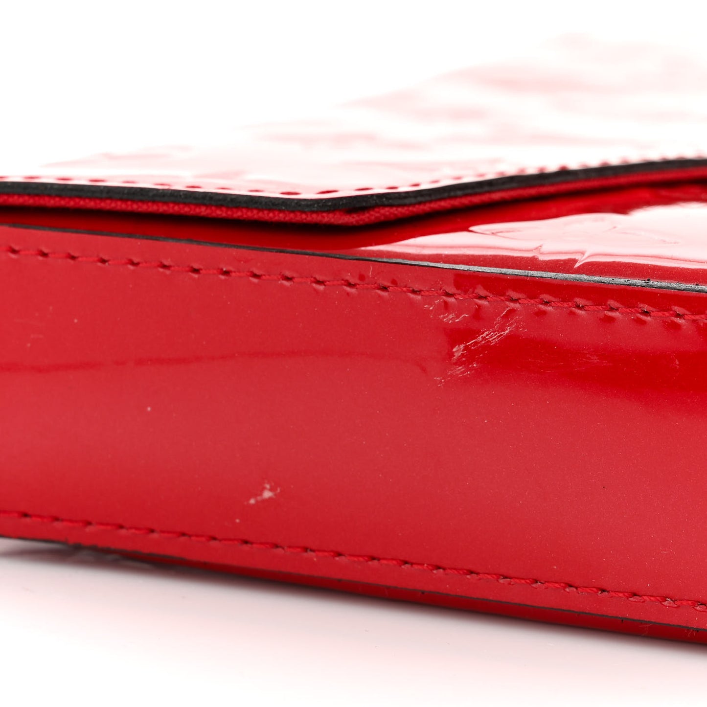 Vernis Felicie Pochette Chain Wallet Cherry