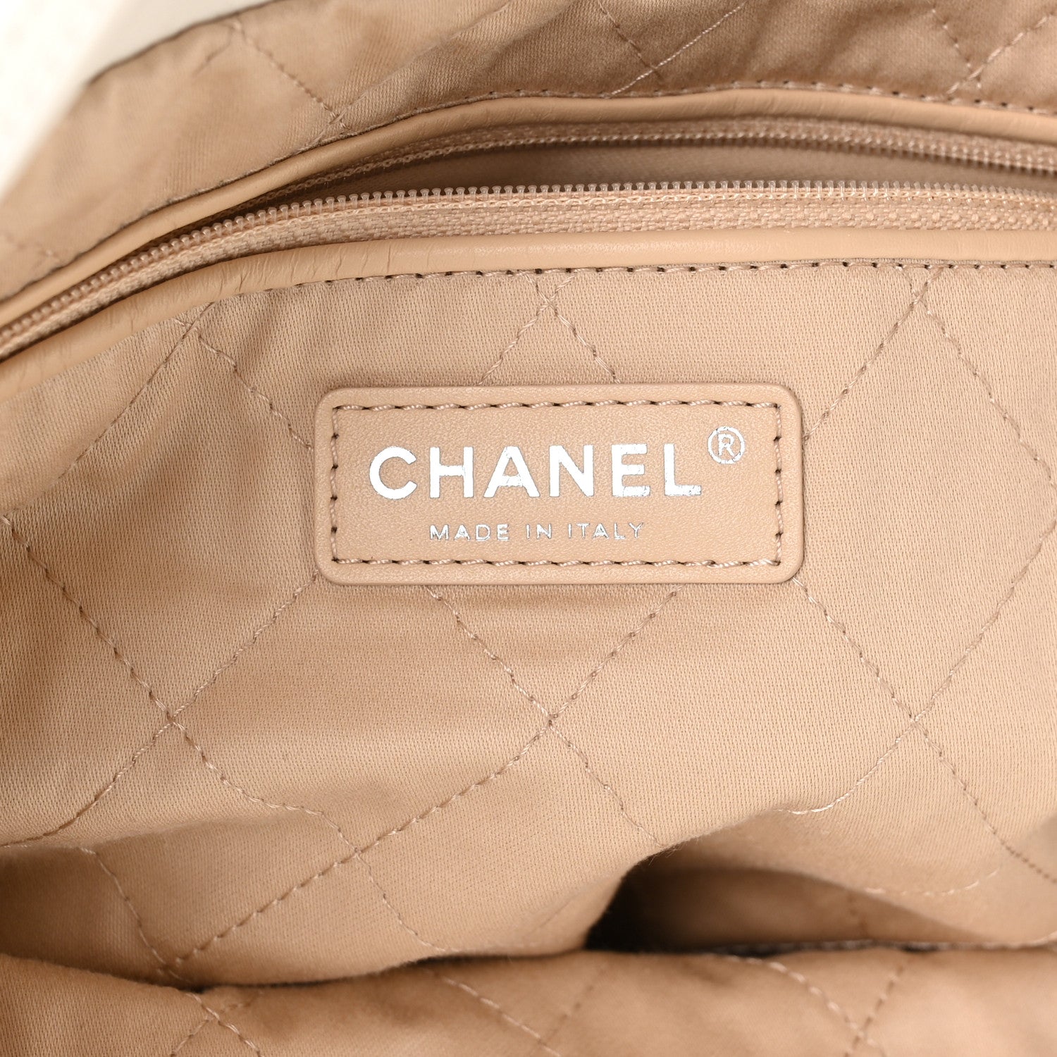 Chanel Shiny Calfskin Quilted Chanel 22 White Black 7 of 11