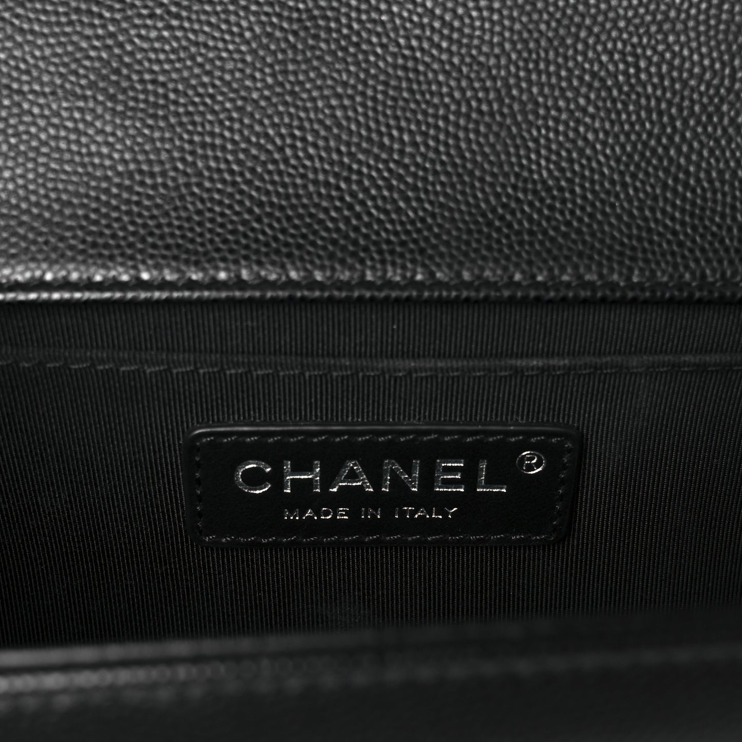 Caviar Quilted Medium Boy Flap Black