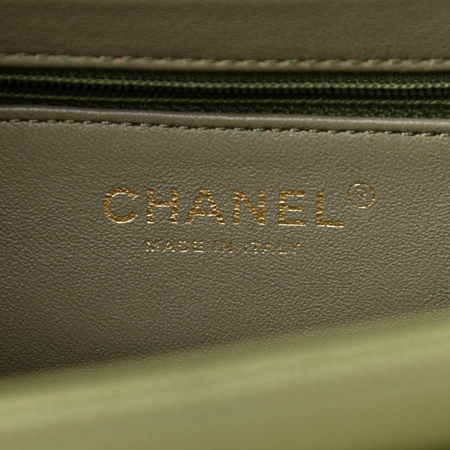 Caviar Quilted Medium Business Affinity Flap Green