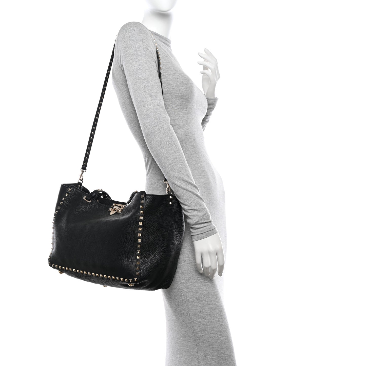 Pebbled Calfskin Medium Rockstud Tote Black