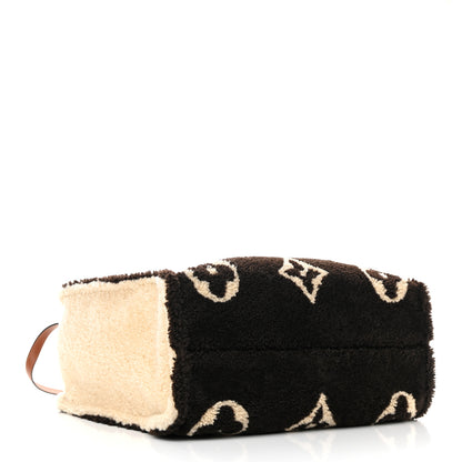 Louis Vuitton Shearling Monogram Giant Teddy Onthego GM Black White 4 of 13