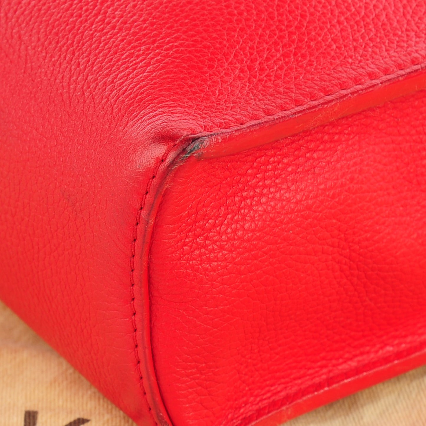 Calfskin Mobil Tote Carmine