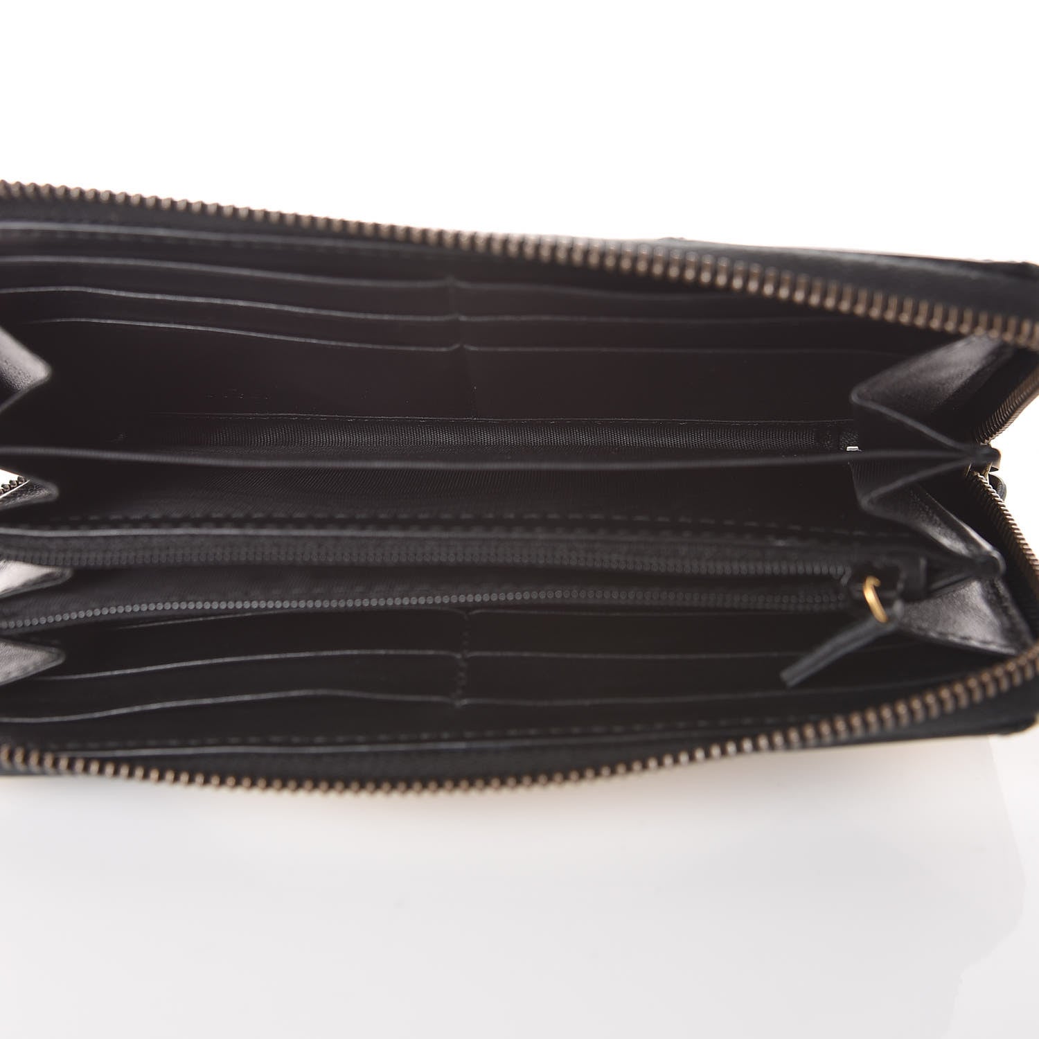 Gucci Calfskin Matelasse GG Marmont Zip Around Wallet Black White 5 of 10