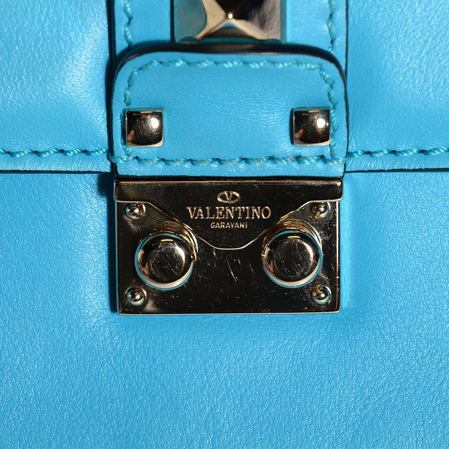 Vitello Medium Glam Lock Rockstud Flap Parrot