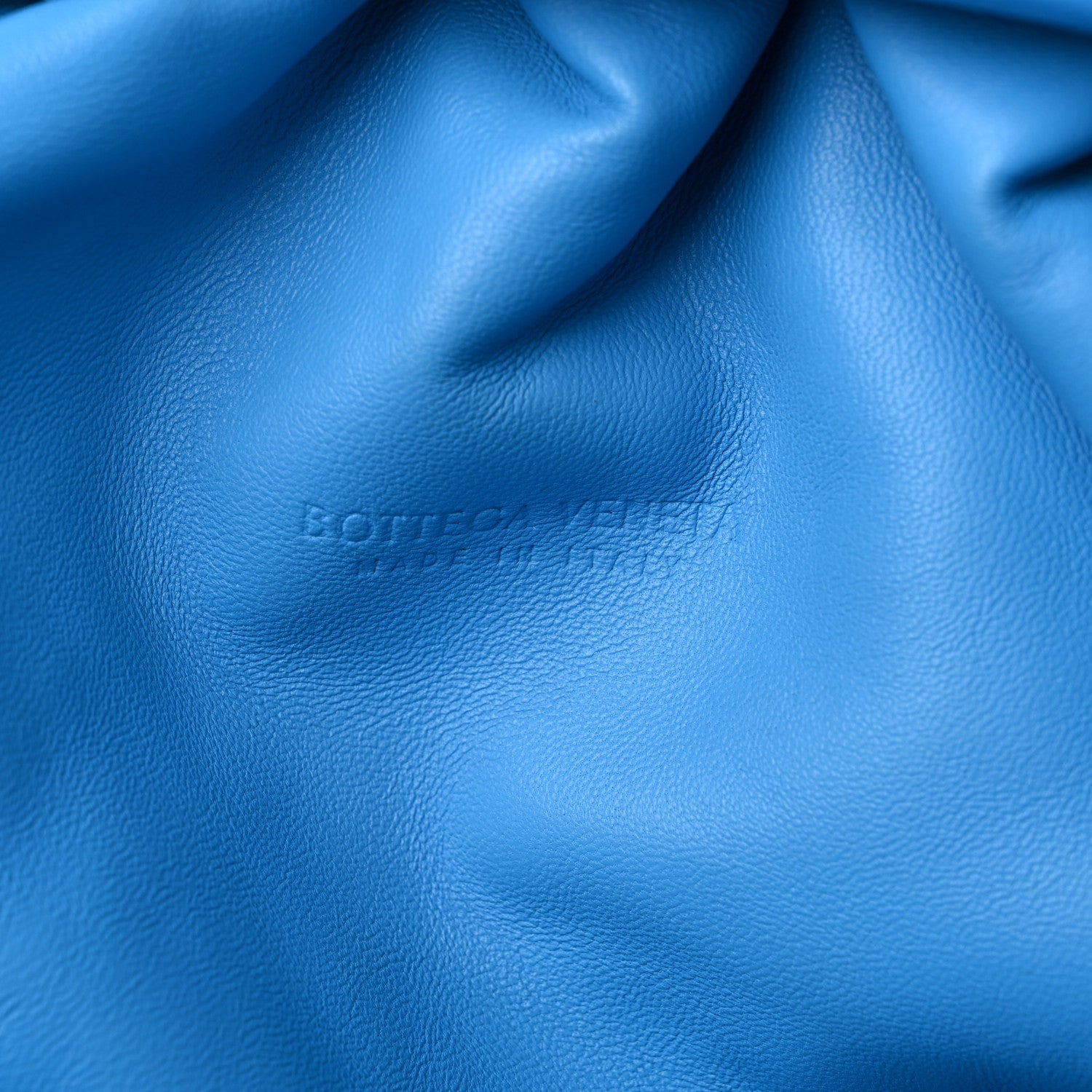 Bottega Veneta Nappa Maxi Intrecciato The Pouch Oversized Clutch Swimming Pool 7 of 12