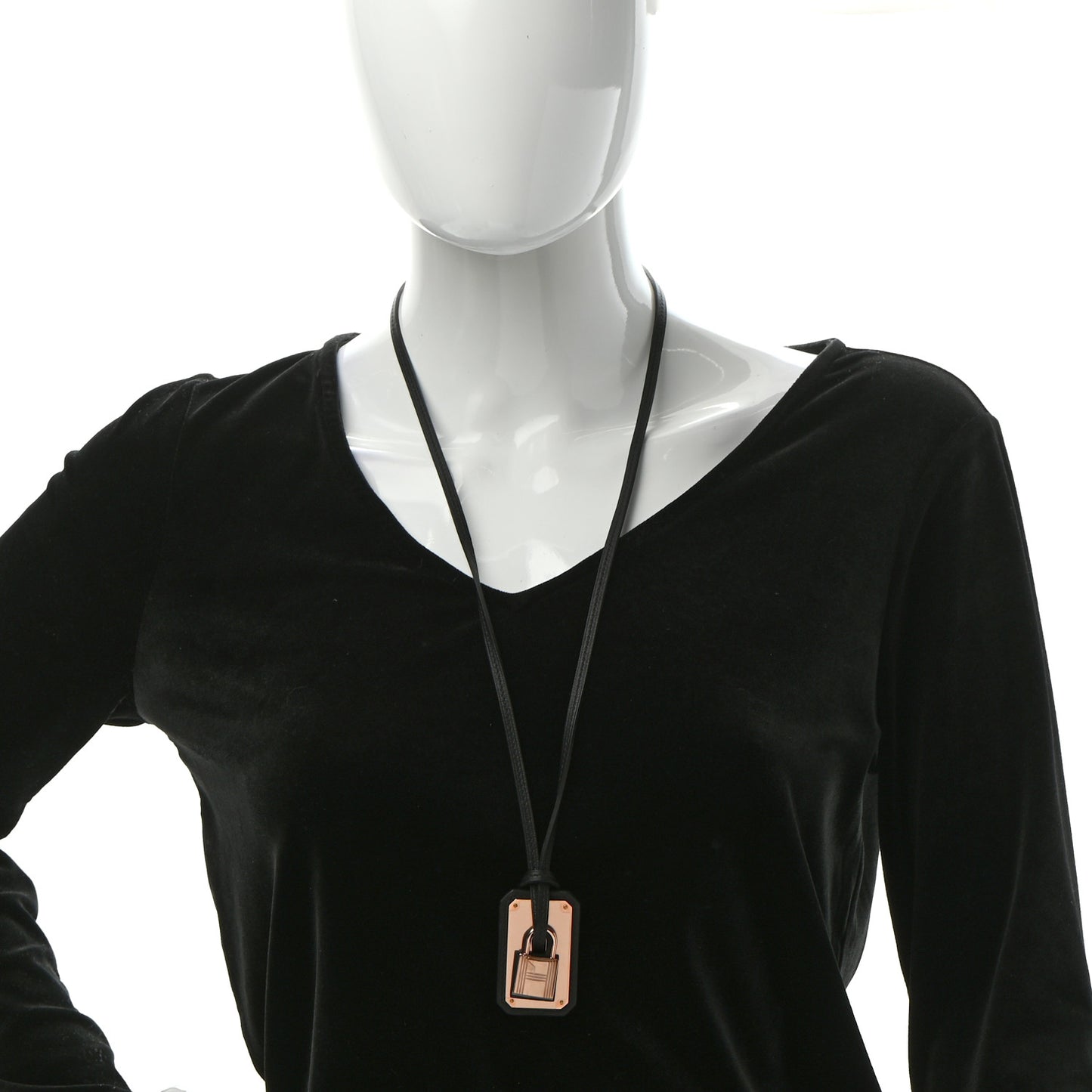 Swift Large O'Kelly Pendant Necklace Black