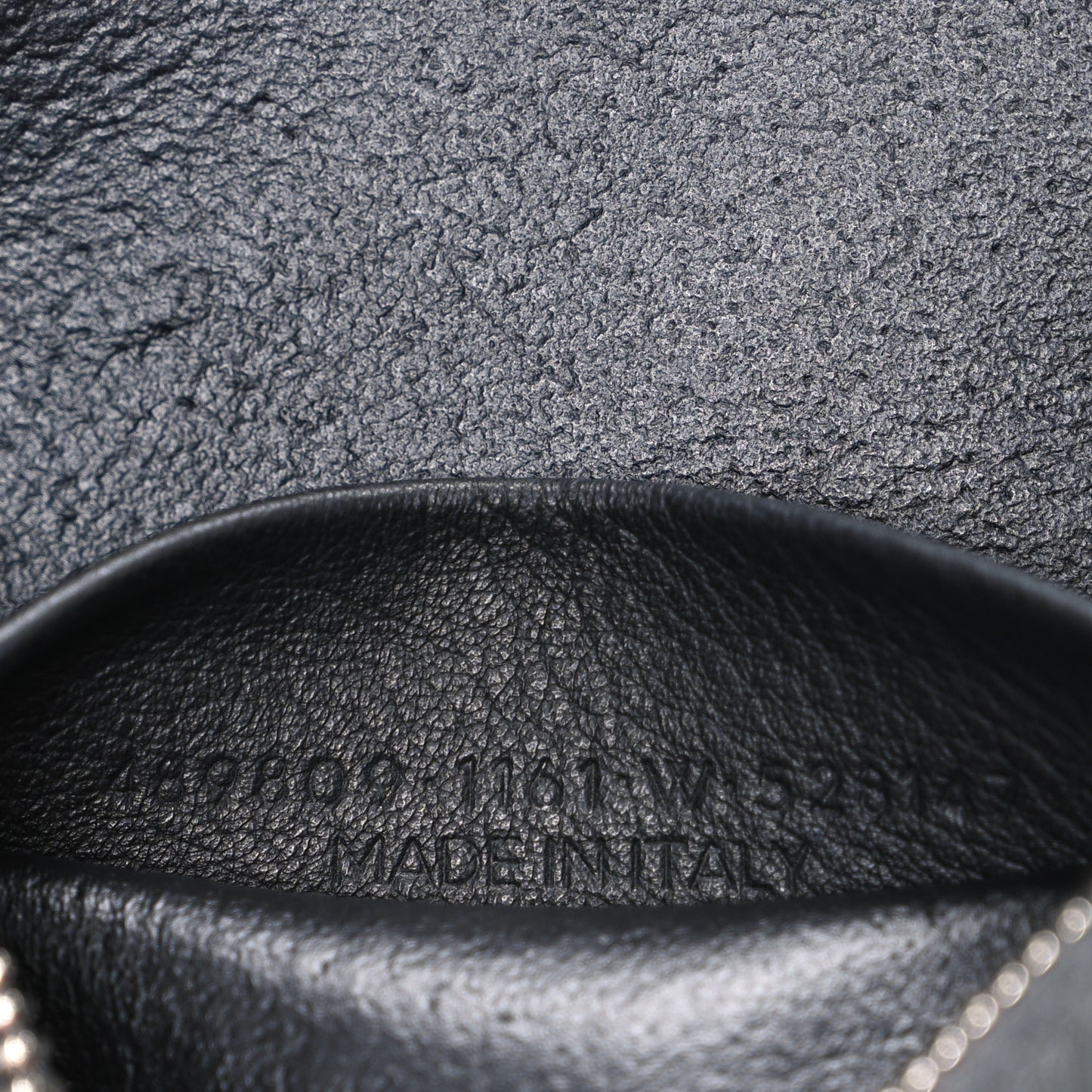 Calfskin Logo XS Everyday Camera Bag Gris Fossile