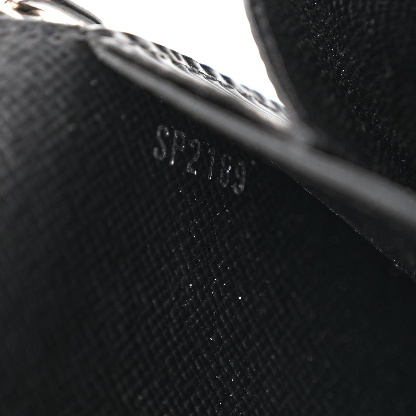 Epi Twist Chain Wallet Black