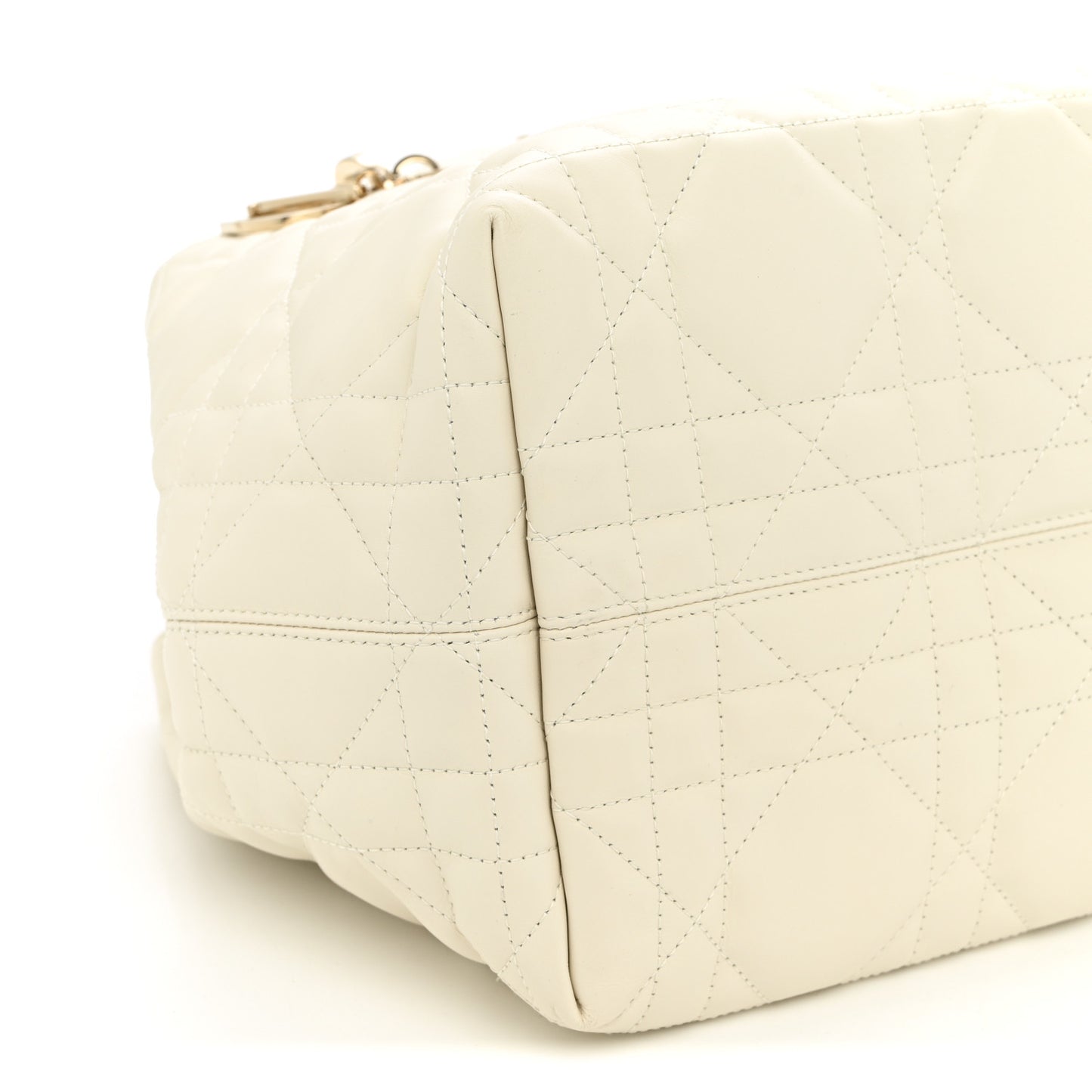Calfskin Macrocannage Medium Toujours White