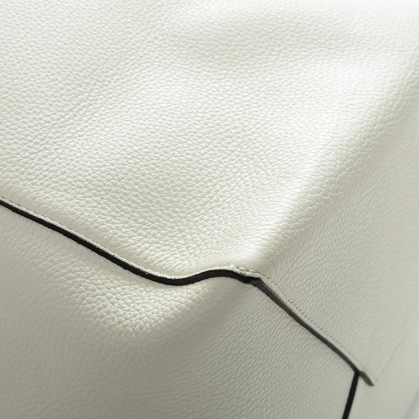 Grained Calfskin Medium Horizontal Cabas Phantom White